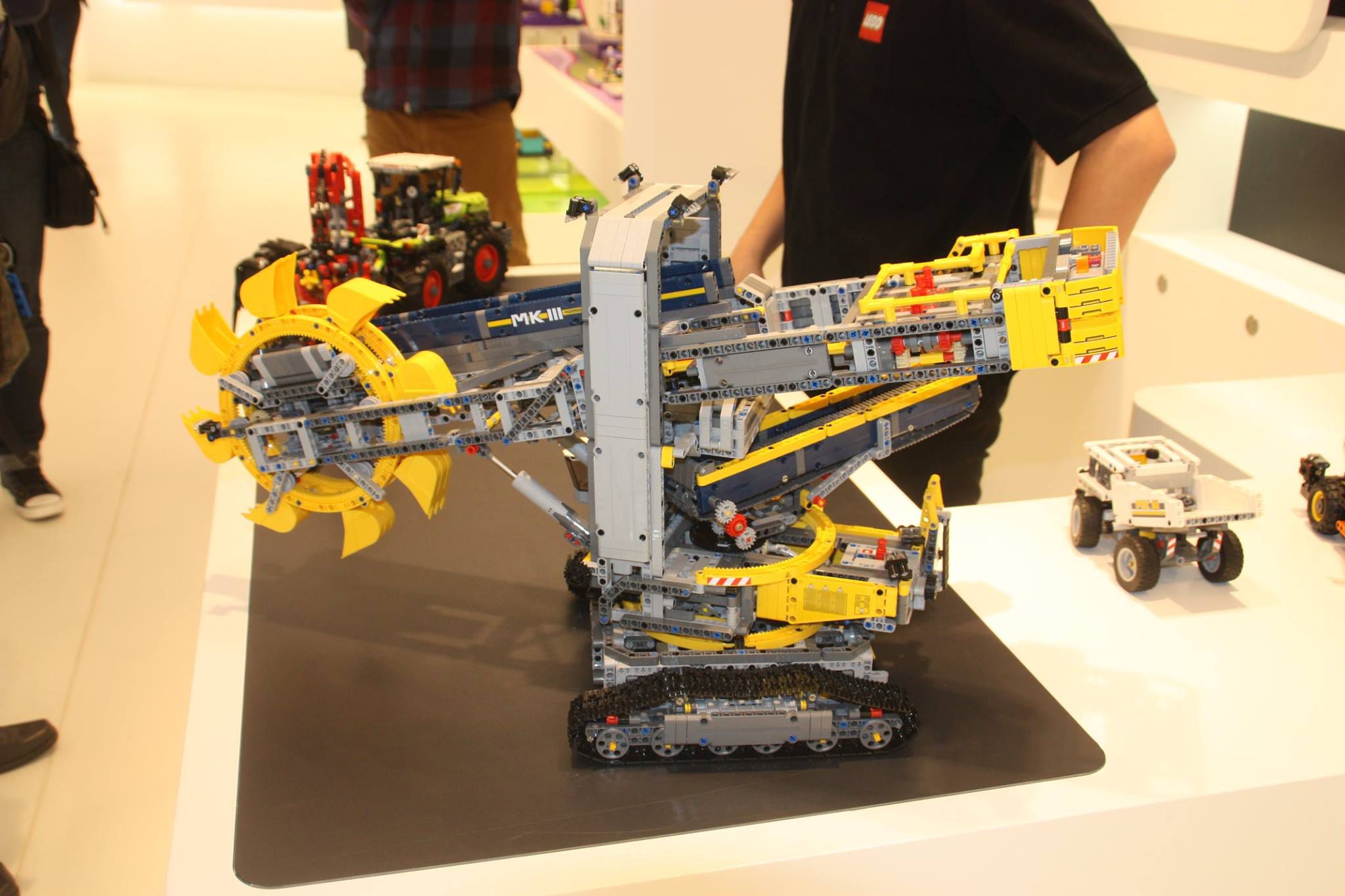 LEGO Technic 42055 Schaufelradbagger LEGO-42055-Schaufelradbagger-img01.jpg
