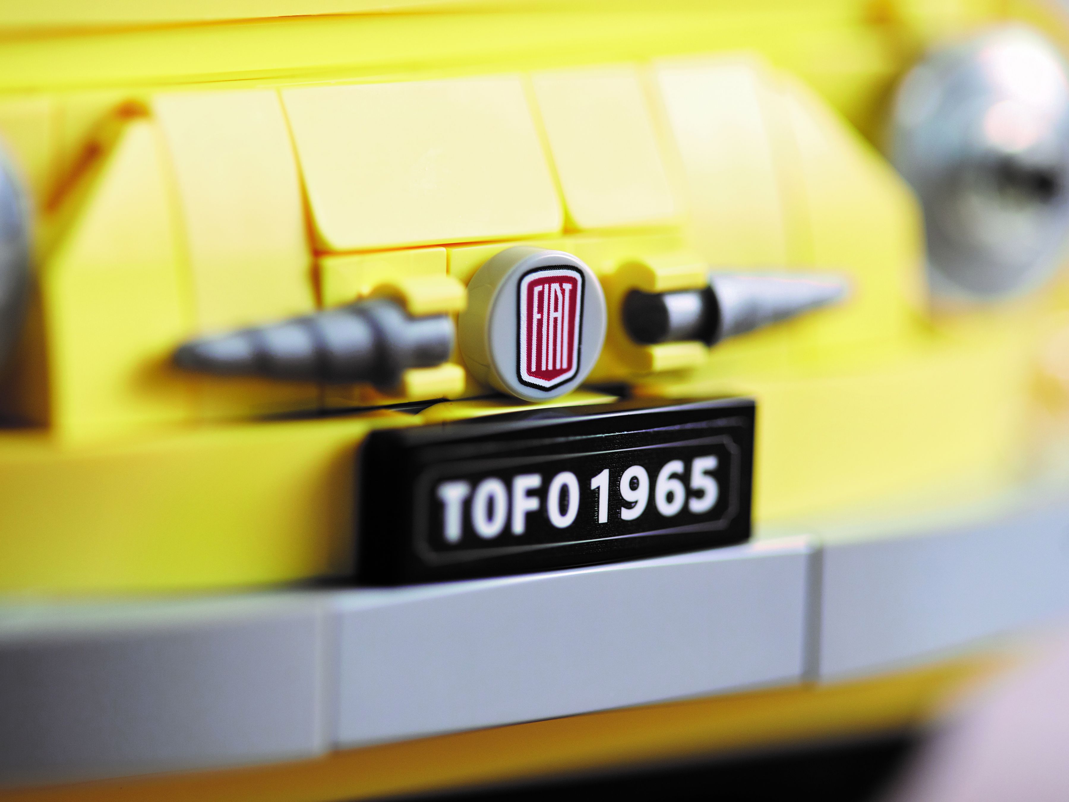 LEGO Advanced Models 10271 gelber Fiat 500 LEGO_10271_alt9.jpg
