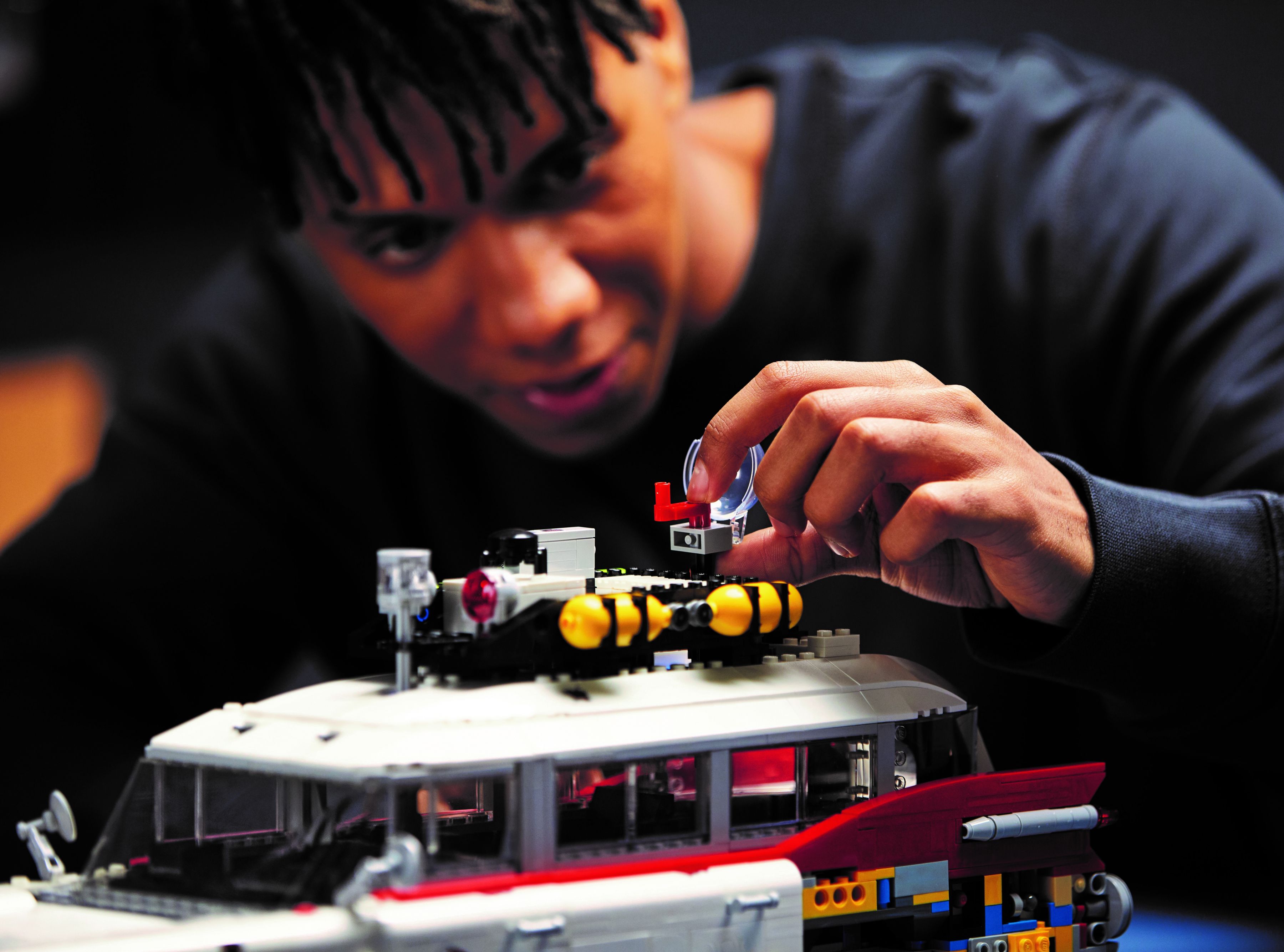 LEGO Advanced Models 10274 Ghostbusters™ ECTO-1 LEGO_10274_alt13.jpg