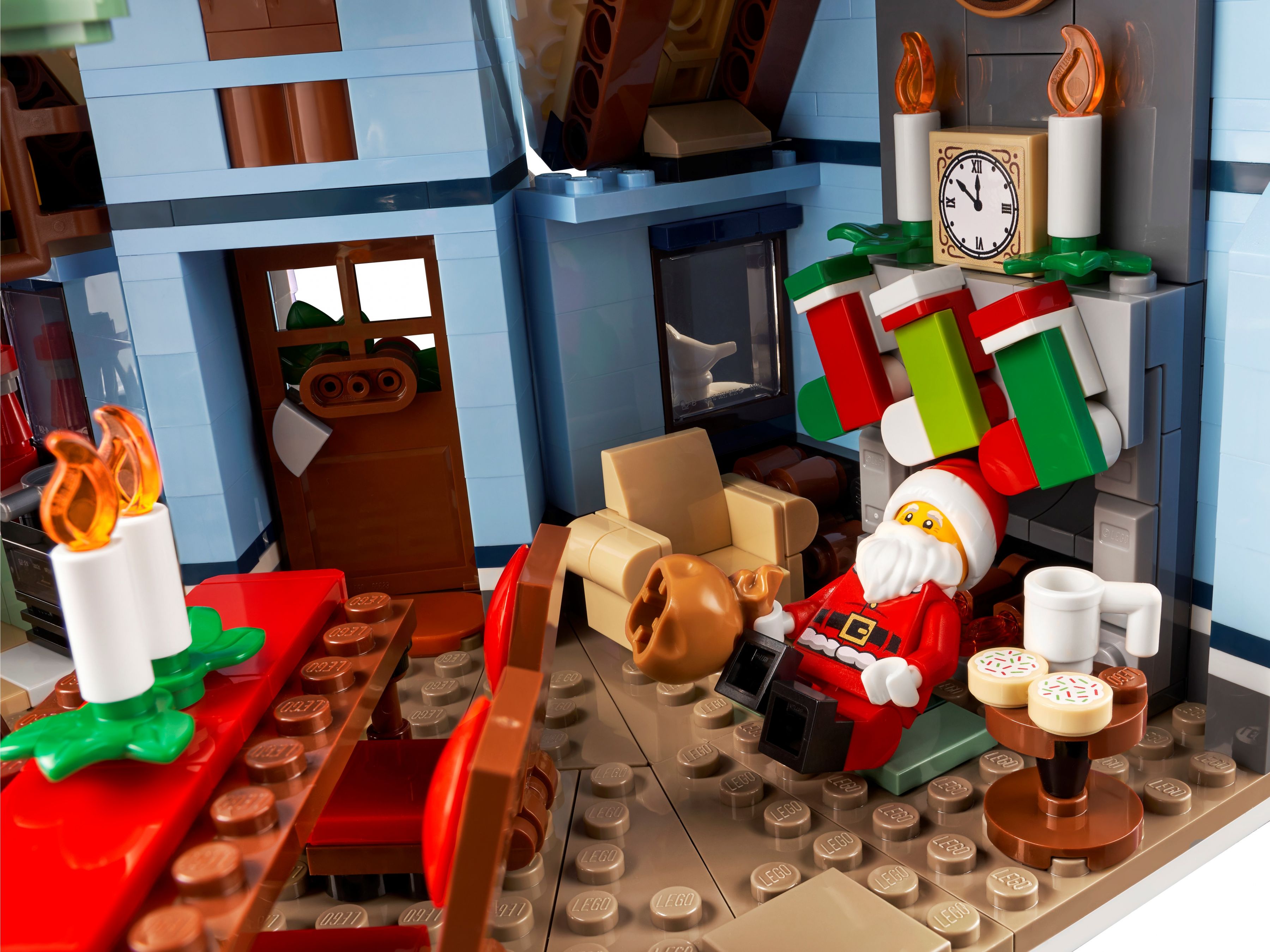 LEGO Advanced Models 10293 Besuch des Weihnachtsmanns LEGO_10293_alt9.jpg
