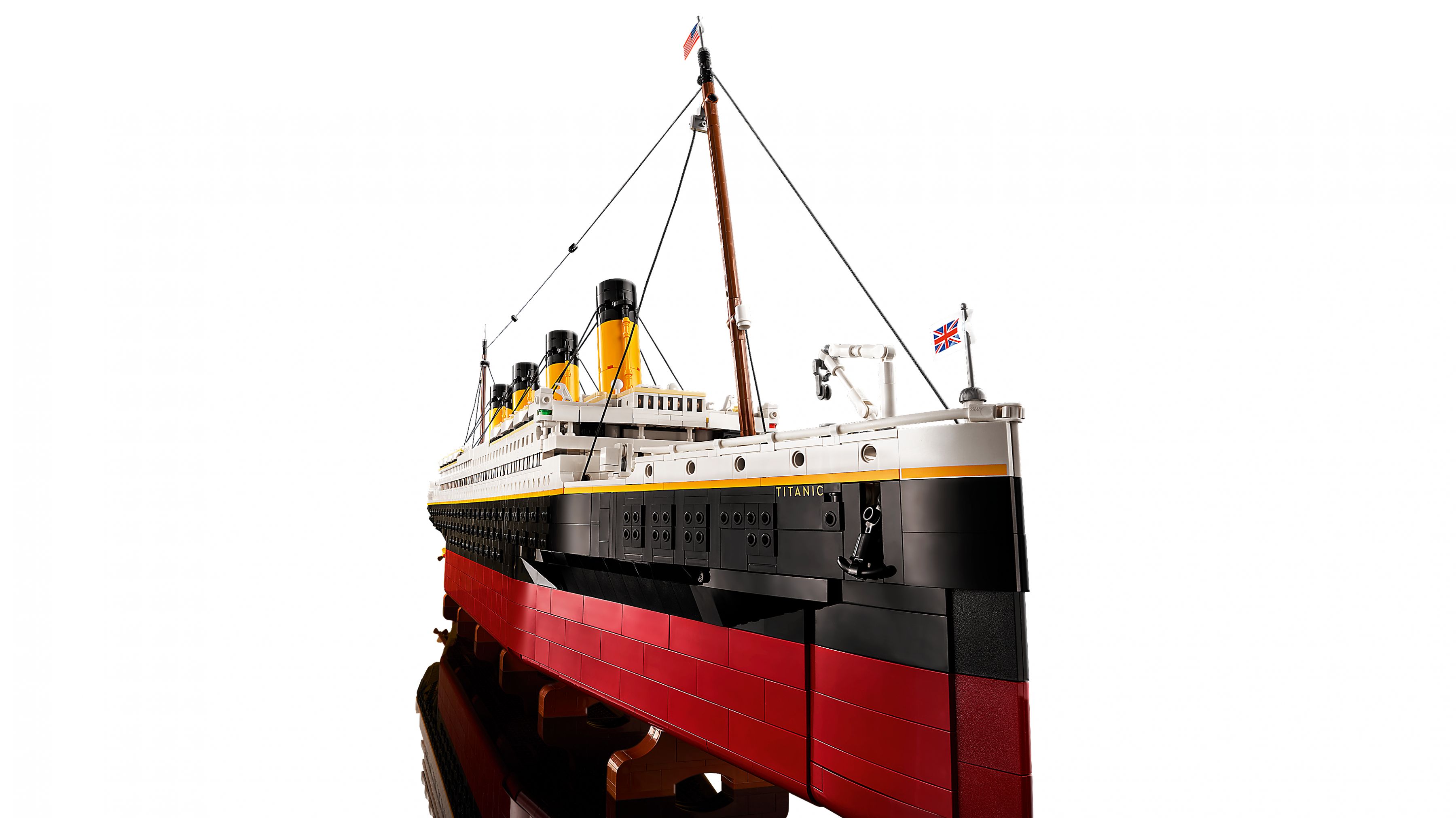 LEGO Advanced Models 10294 LEGO® Titanic LEGO_10294_web_sec01_nobg.jpg