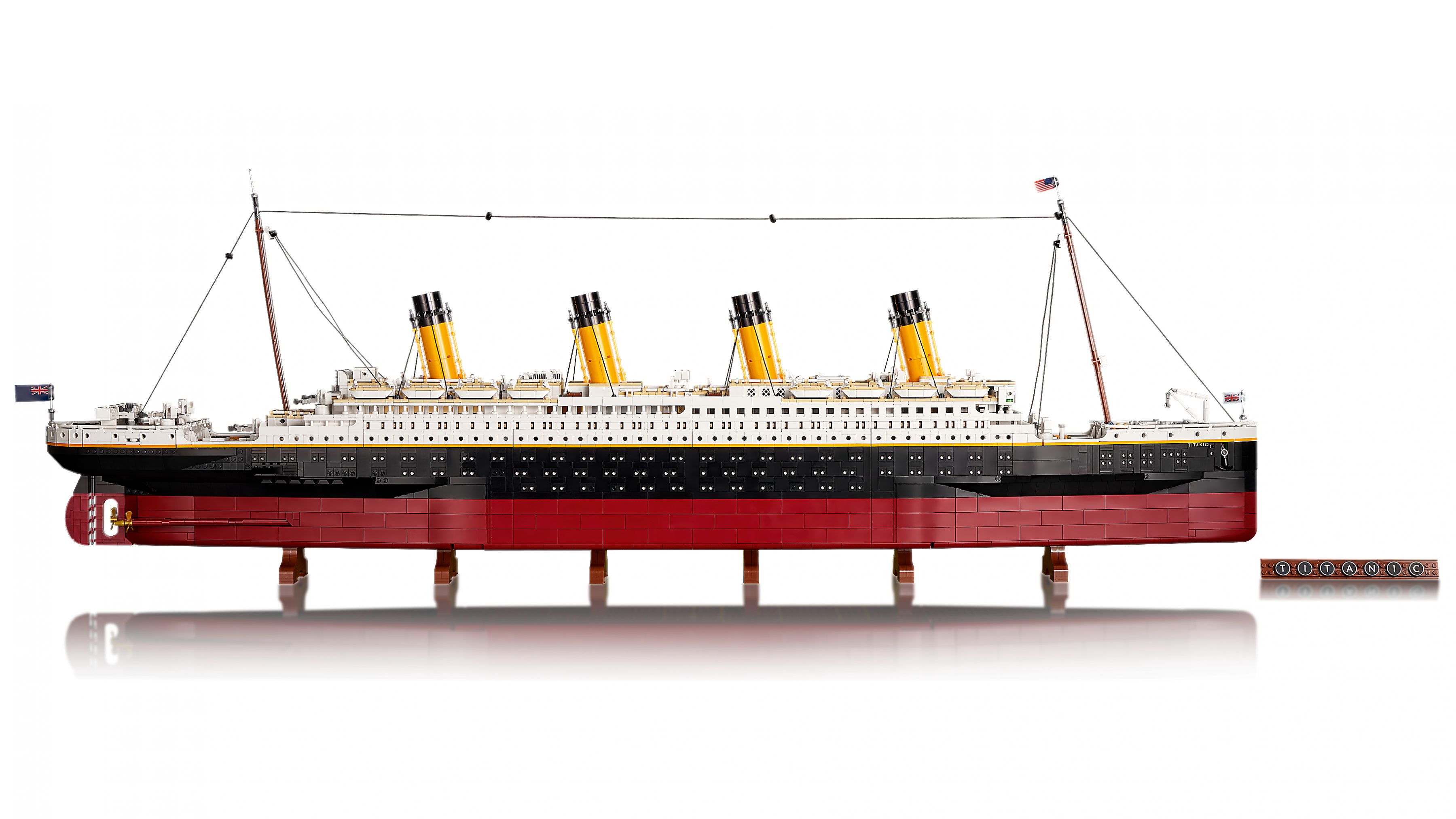 LEGO Advanced Models 10294 LEGO® Titanic LEGO_10294_web_sec02_nobg.jpg