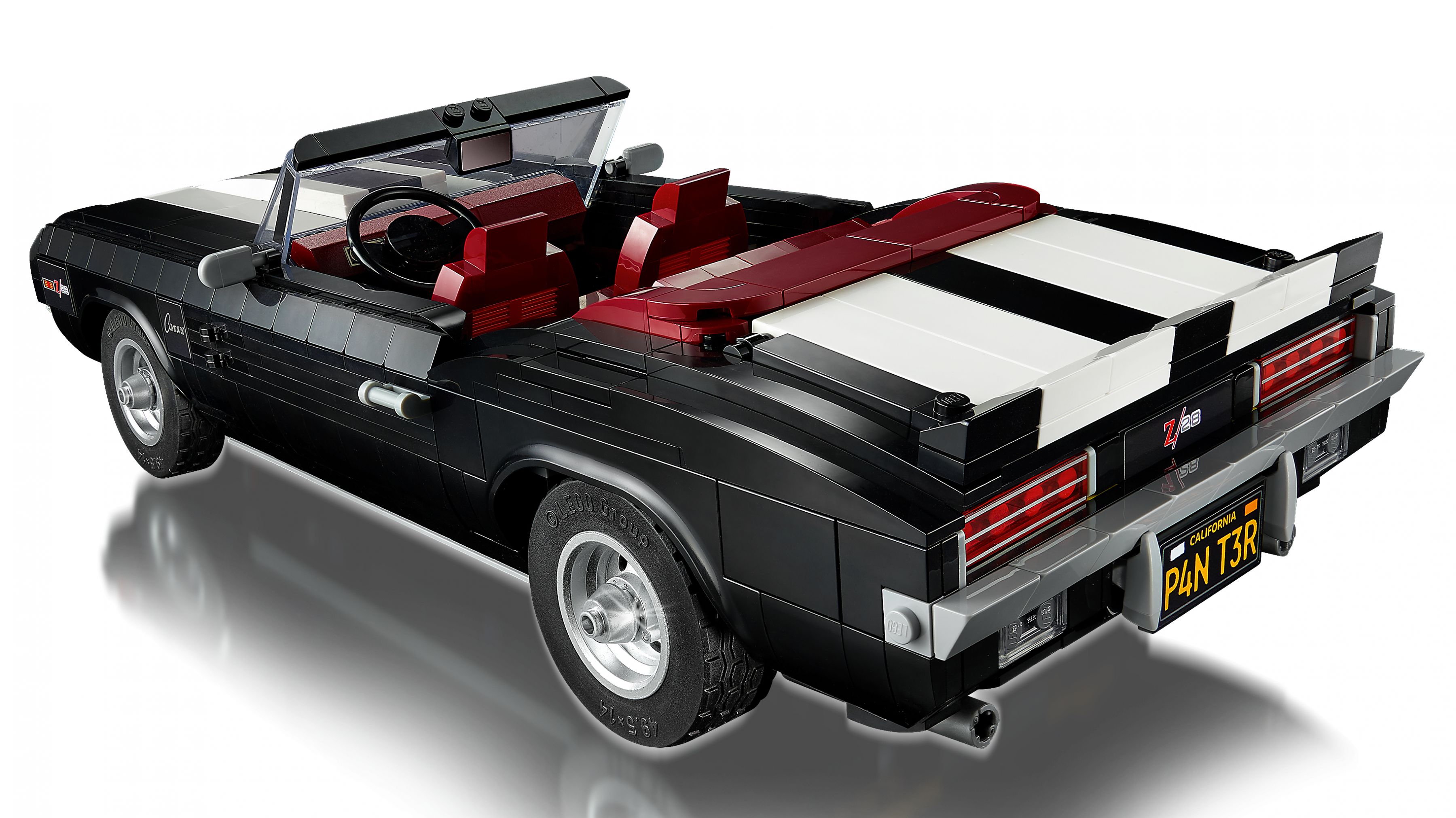 LEGO Advanced Models 10304 Chevrolet Camaro Z28 LEGO_10304_WEB_SEC03_NOBG.jpg