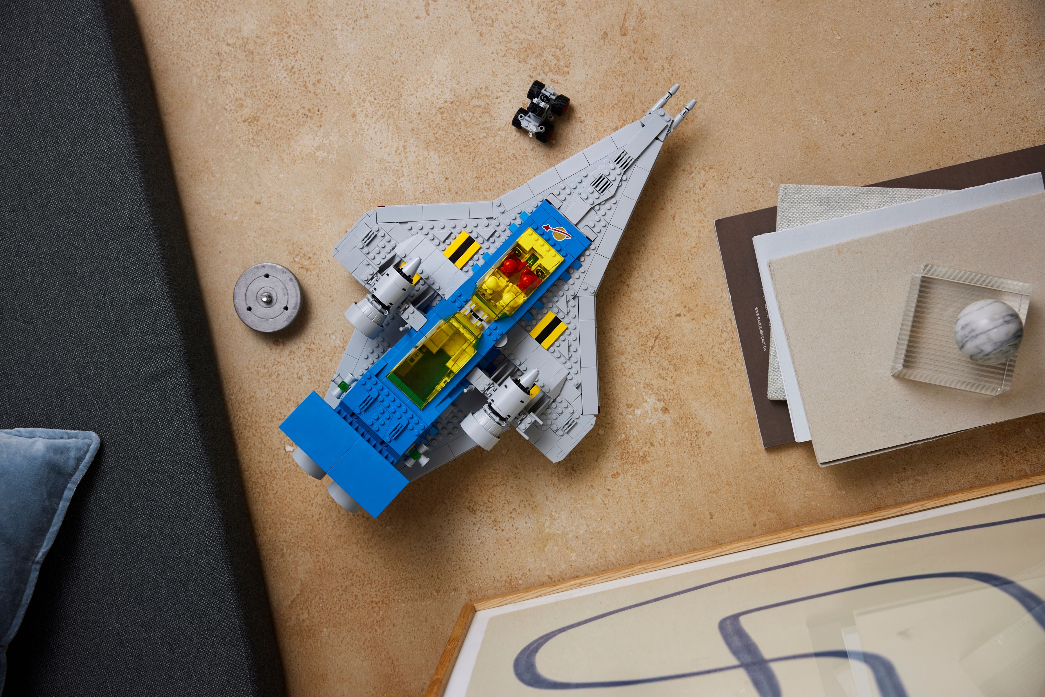 LEGO Advanced Models 10497 Entdeckerraumschiff LEGO_10497_alt8.jpg