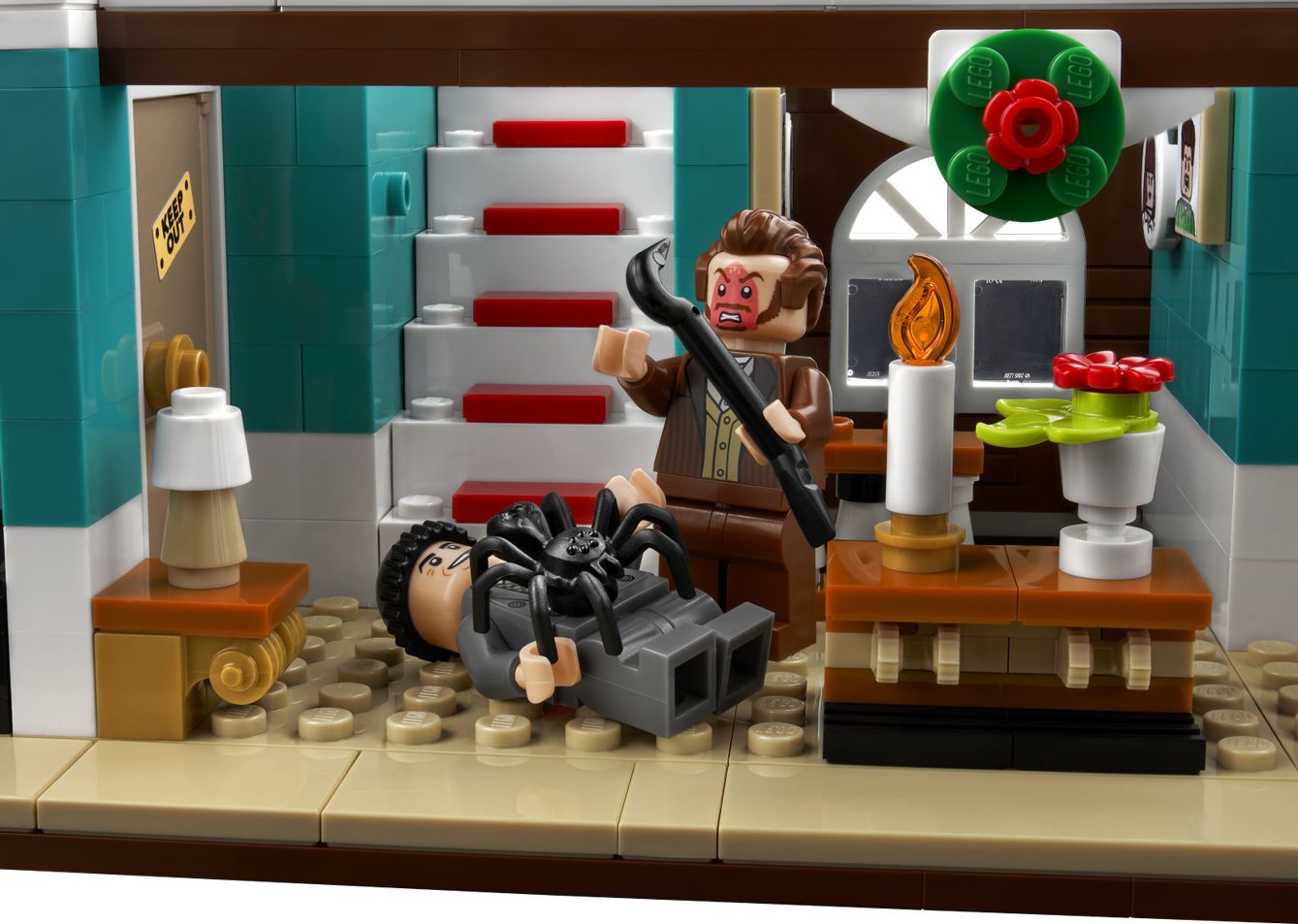 LEGO Ideas 21330 McCallister House aus Home Alone (Kevin allein zu Haus) LEGO_21330_alt1.jpg