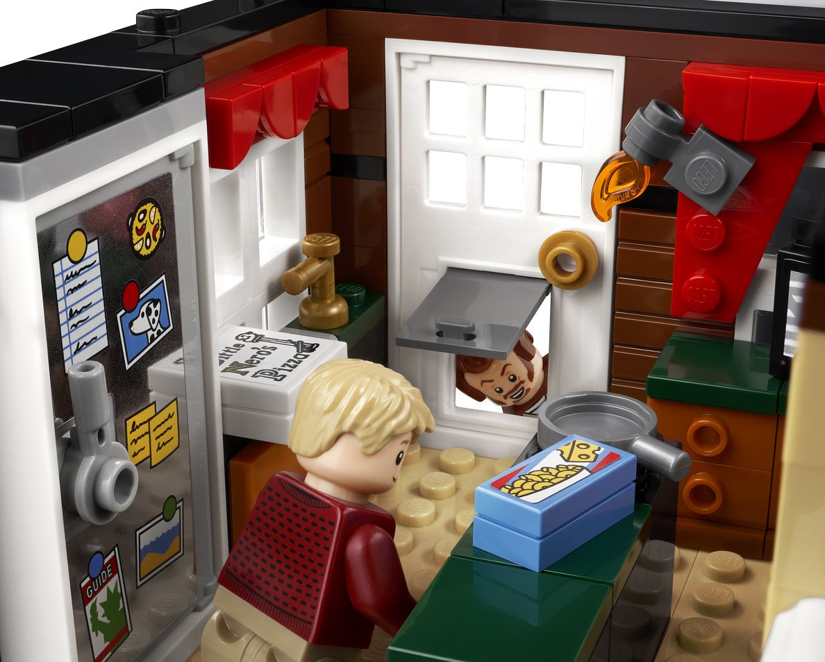 LEGO Ideas 21330 McCallister House aus Home Alone (Kevin allein zu Haus) LEGO_21330_alt2.jpg