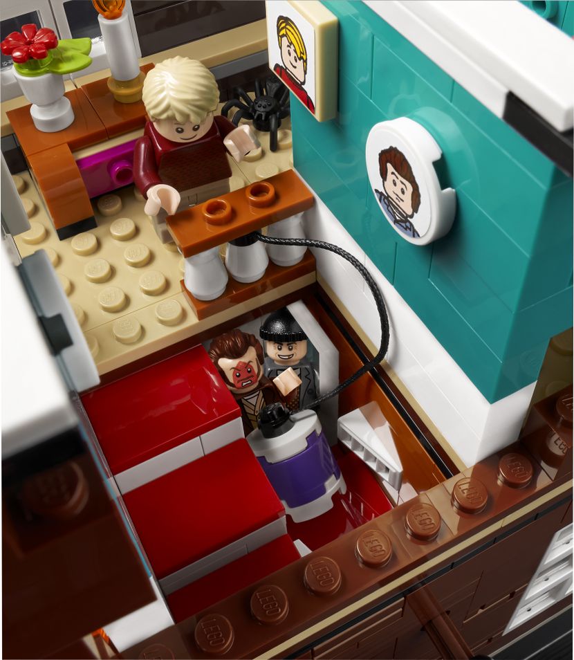 LEGO Ideas 21330 McCallister House aus Home Alone (Kevin allein zu Haus) LEGO_21330_alt4.jpg