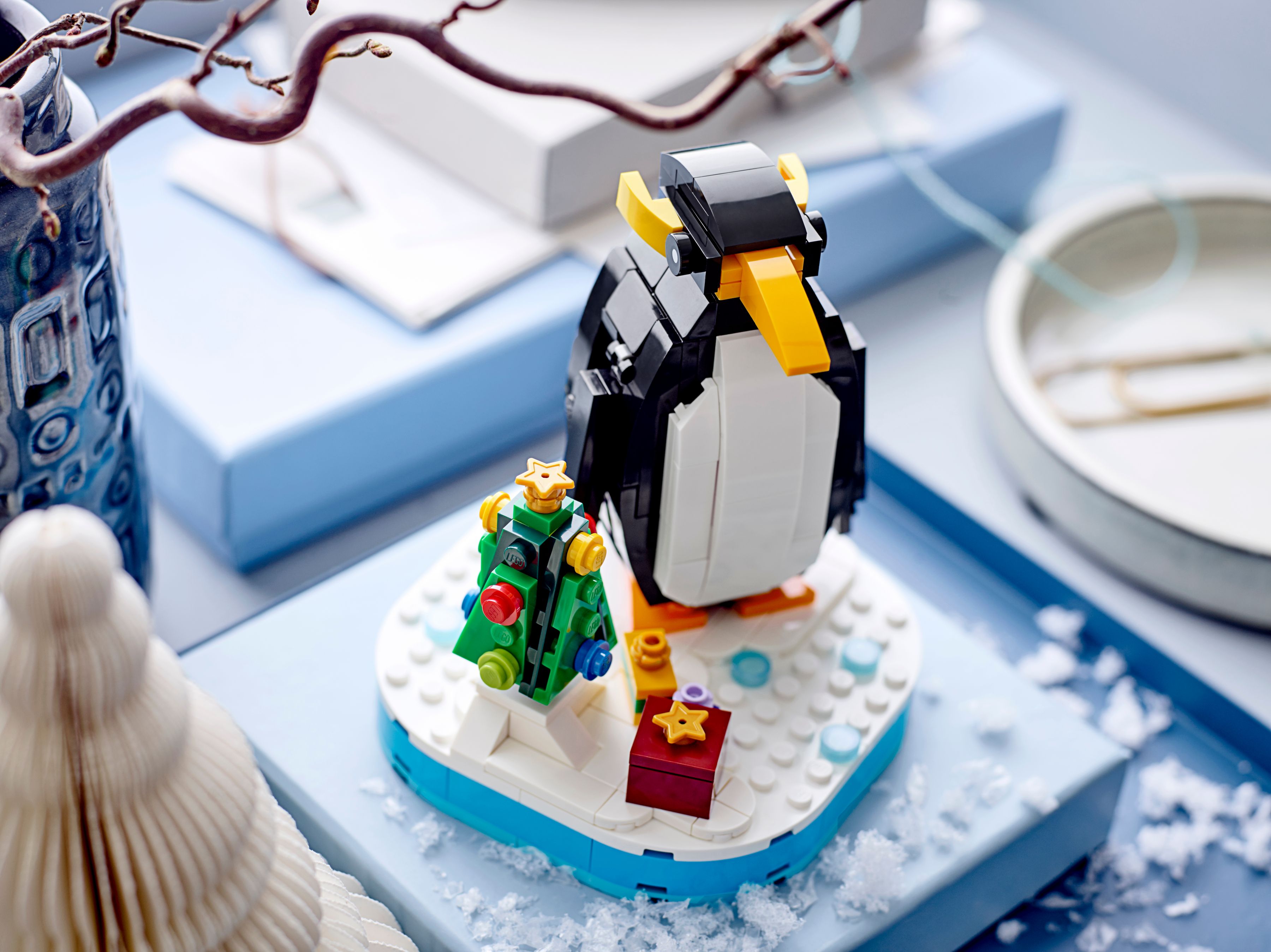 LEGO Seasonal 40498 Weihnachtspinguin LEGO_40498_alt4.jpg