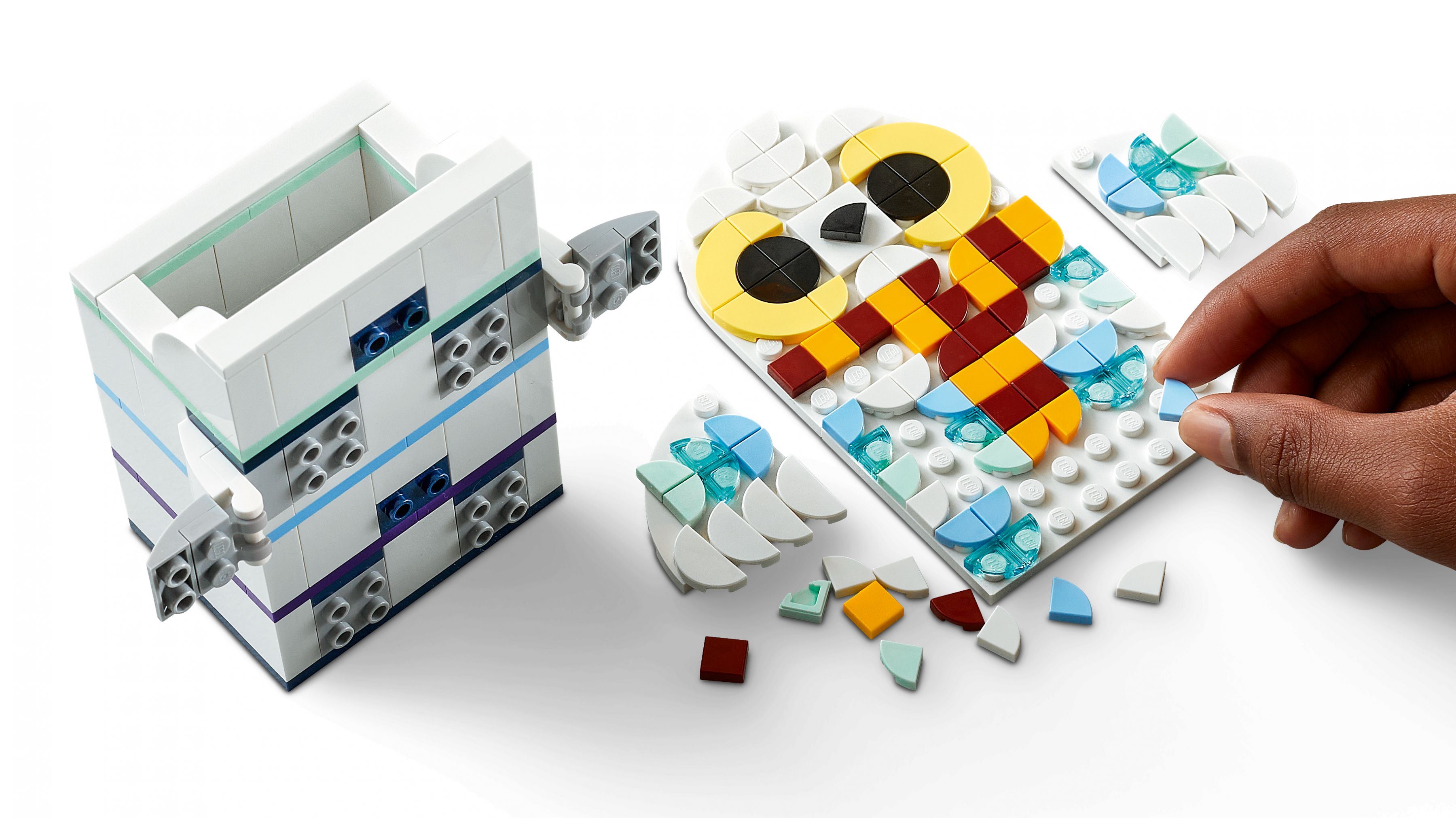 LEGO Dots 41809 Hedwig™ Stiftehalter LEGO_41809_WEB_SEC04_NOBG.jpg
