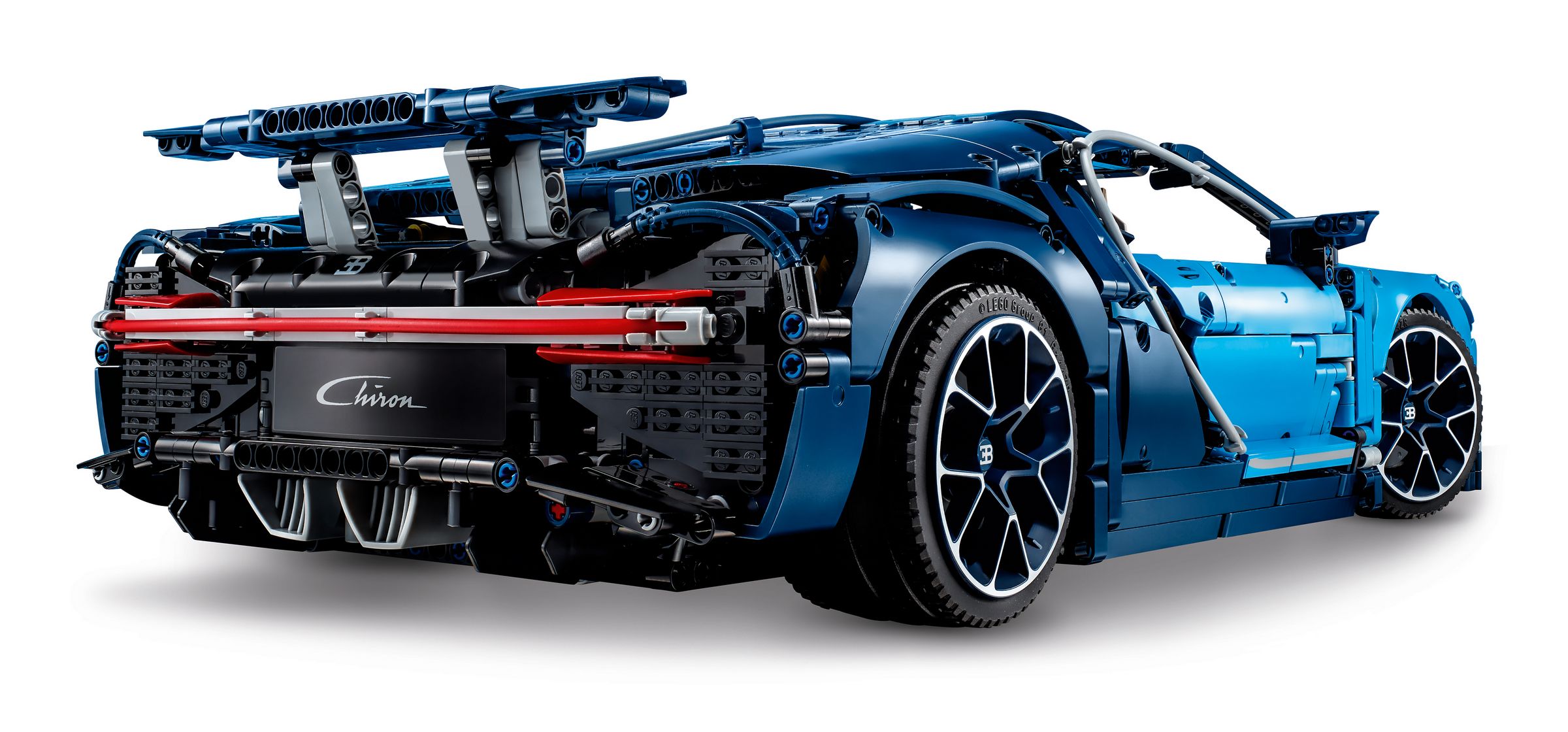 LEGO Technic 42083 Bugatti Chiron LEGO_42083_alt3.jpg