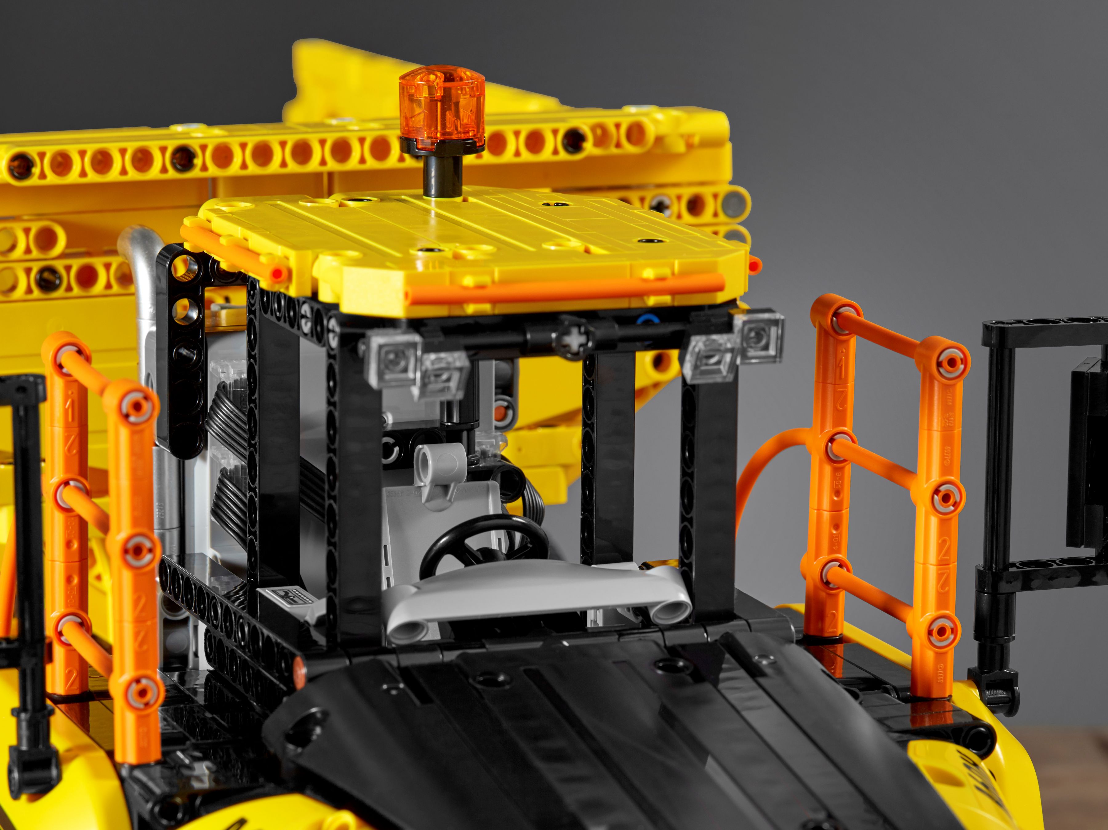 LEGO Technic 42114 VOLVO A60H Knickgelenk-Kipper LEGO_42114_alt15.jpg