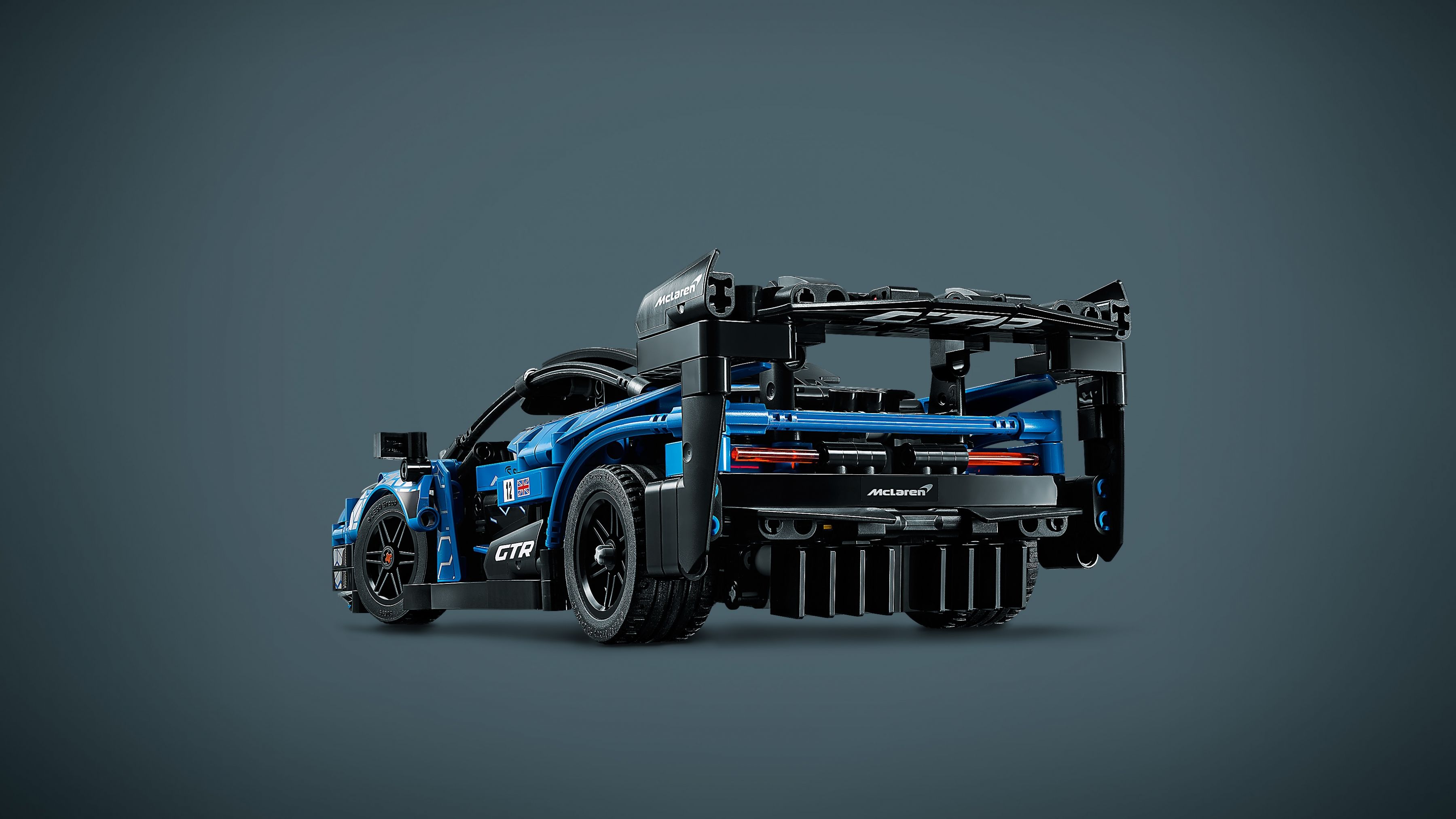 LEGO Technic 42123 McLaren Senna GTR™ LEGO_42123_web_sec02.jpg