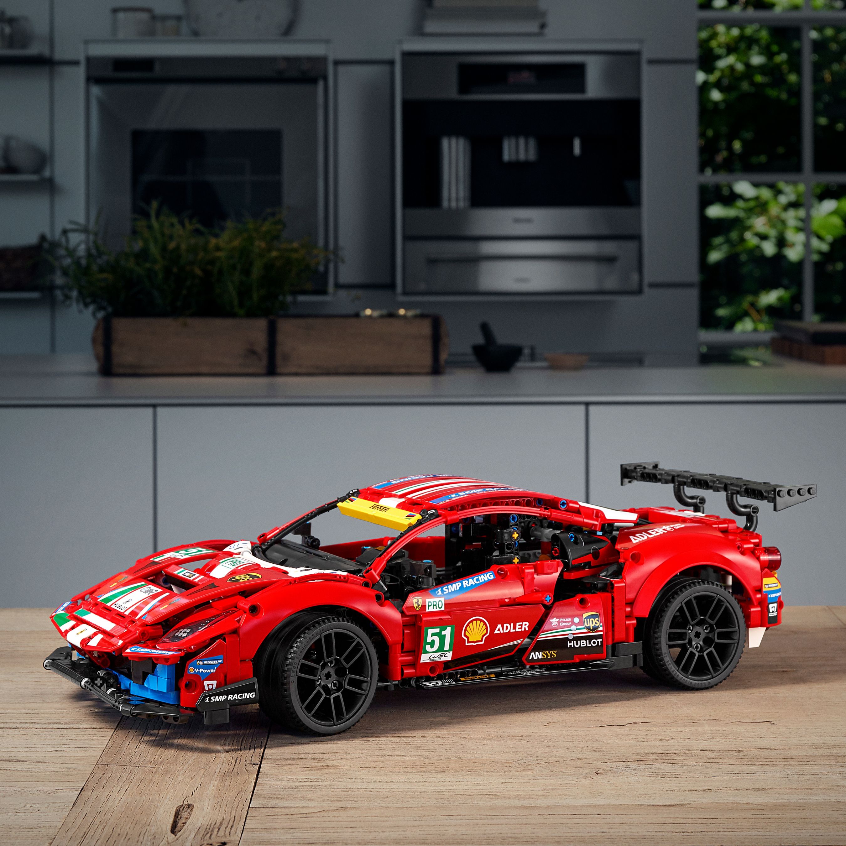 LEGO Technic 42125 Ferrari 488 GTE “AF Corse #51” LEGO_42125_alt8.jpg
