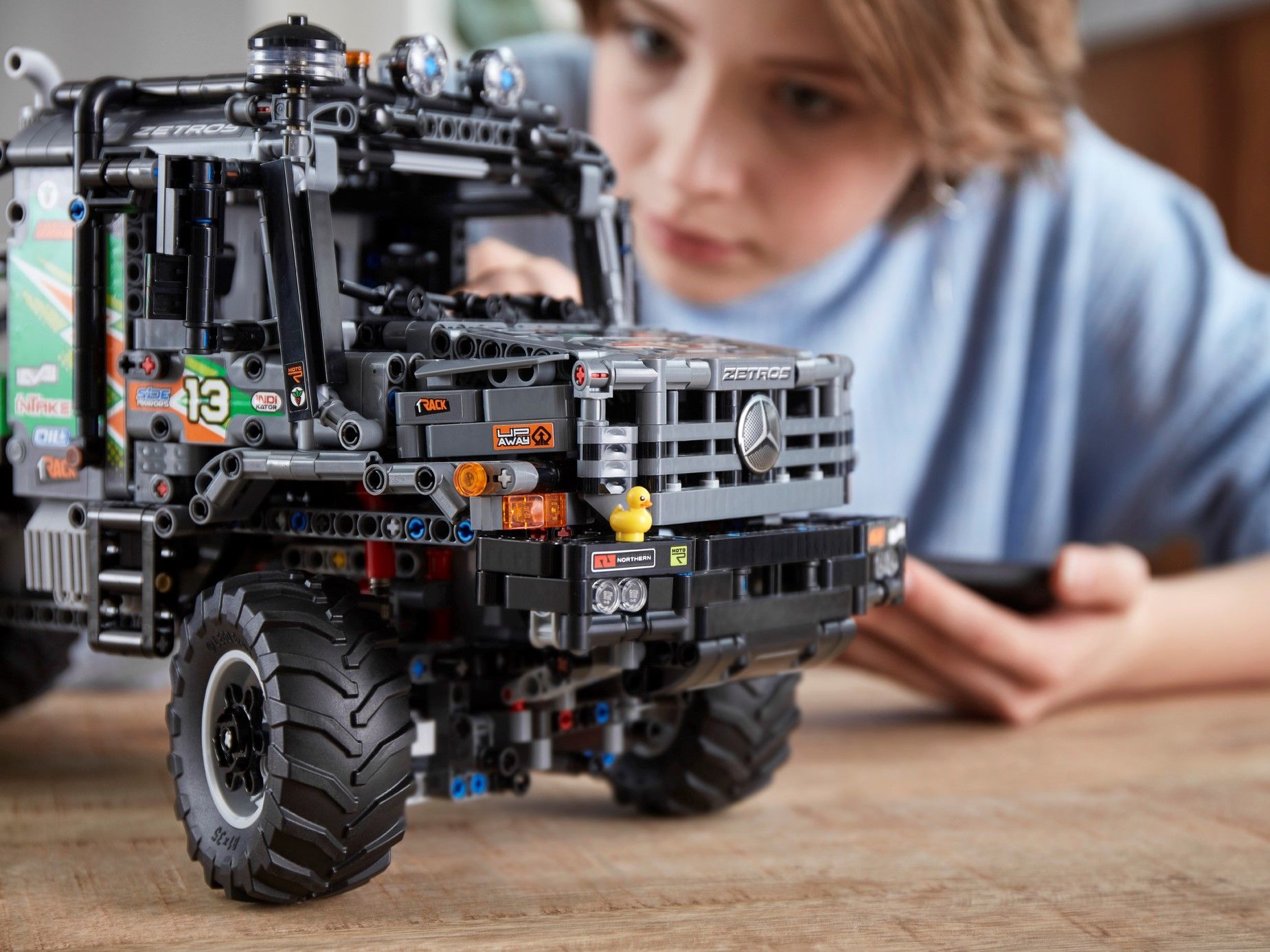 LEGO Technic 42129 4x4 Mercedes-Benz Zetros Offroad-Truck LEGO_42129_alt14.jpg