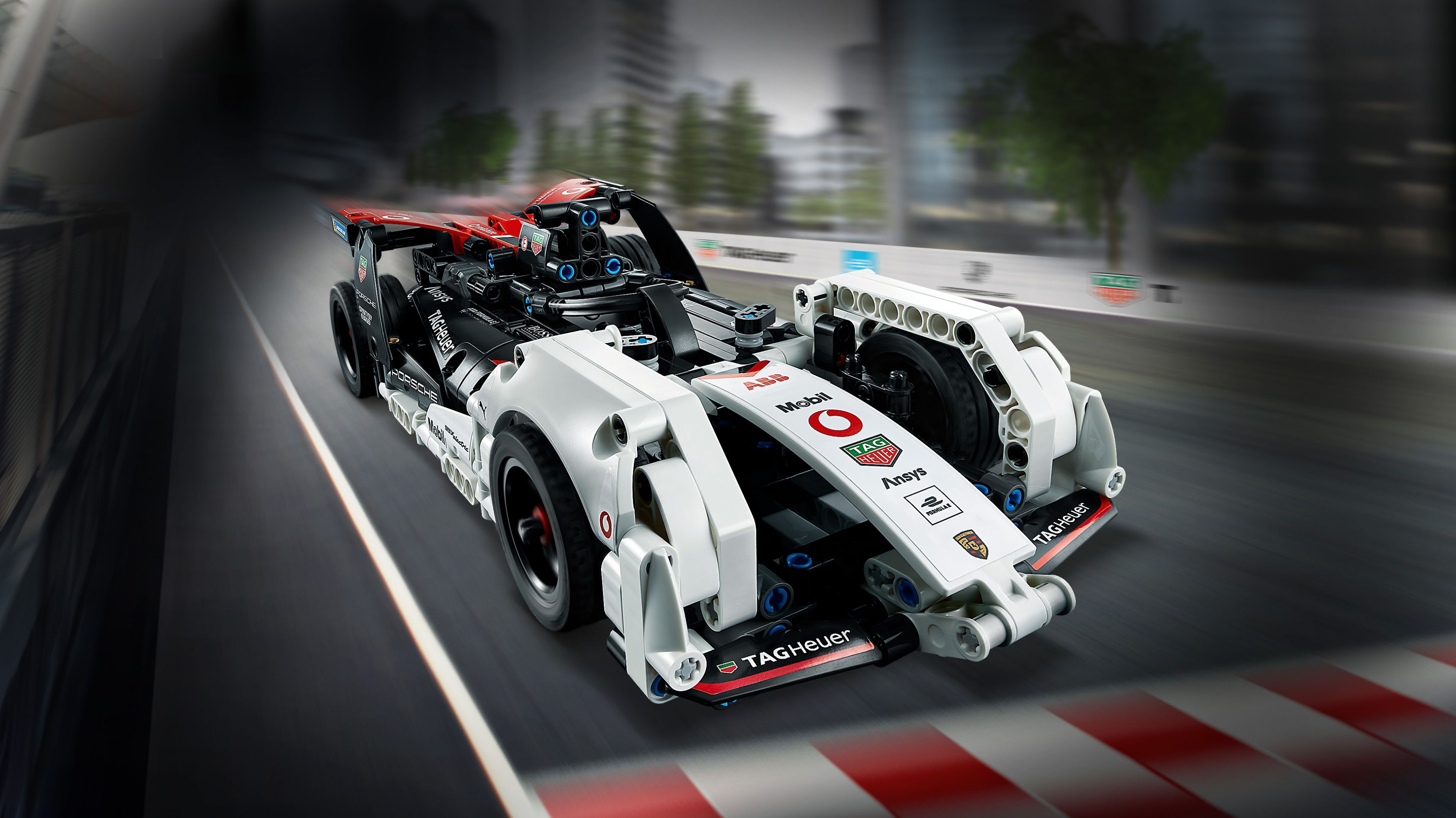 LEGO Technic 42137 Formula E® Porsche 99X Electric LEGO_42137_pri.jpg
