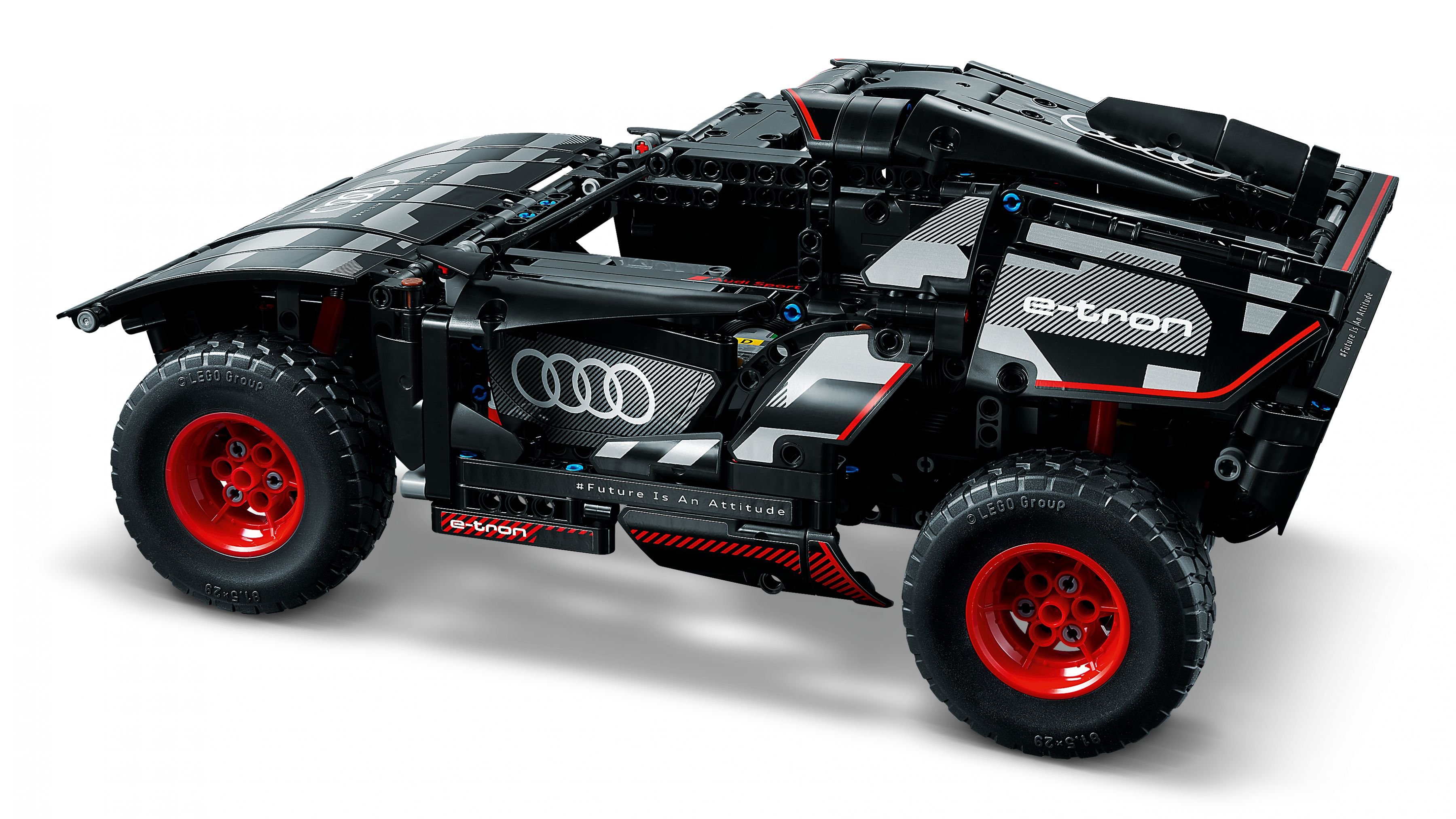 LEGO Technic 42160 Audi RS Q e-tron LEGO_42160_WEB_SEC01_NOBG.jpg