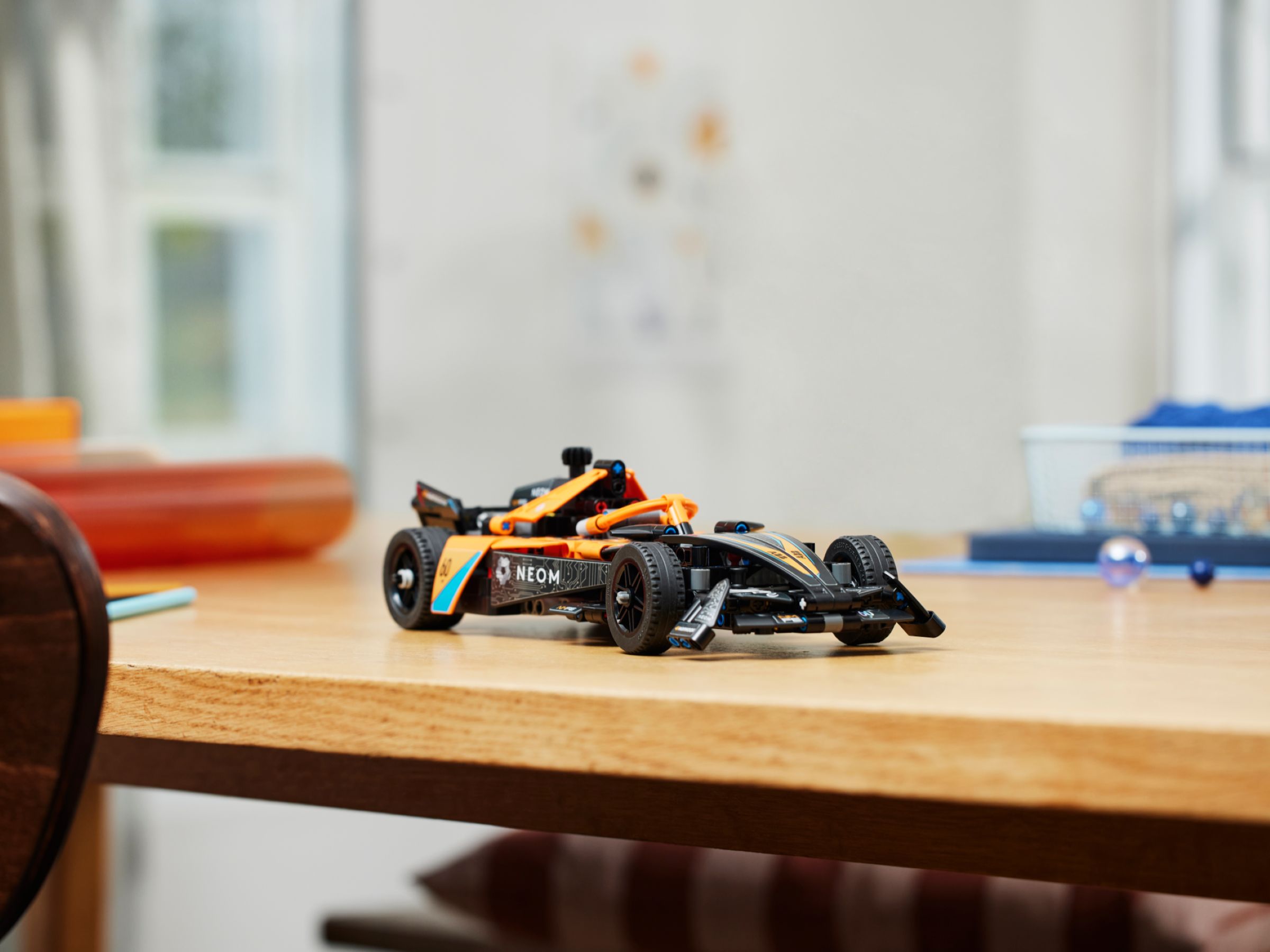 LEGO Technic 42169 NEOM McLaren Formula E Race Car LEGO_42169_alt9.jpg