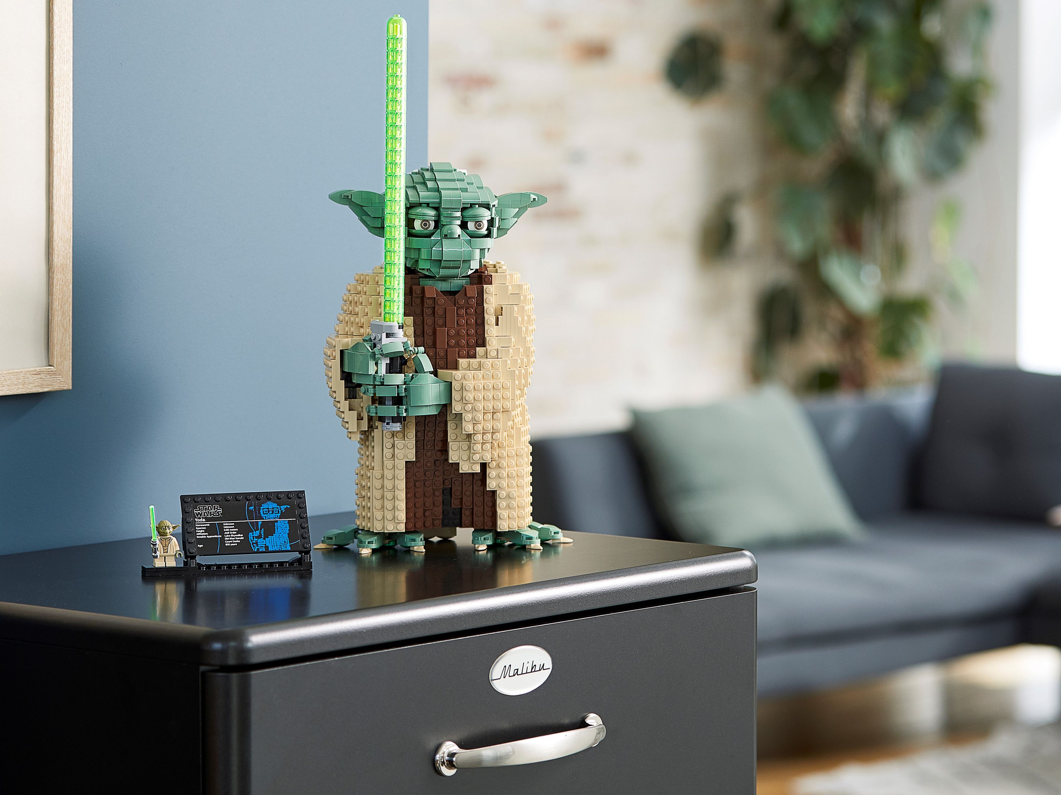 LEGO Star Wars 75255 Yoda™ LEGO_75255_alt10.jpg