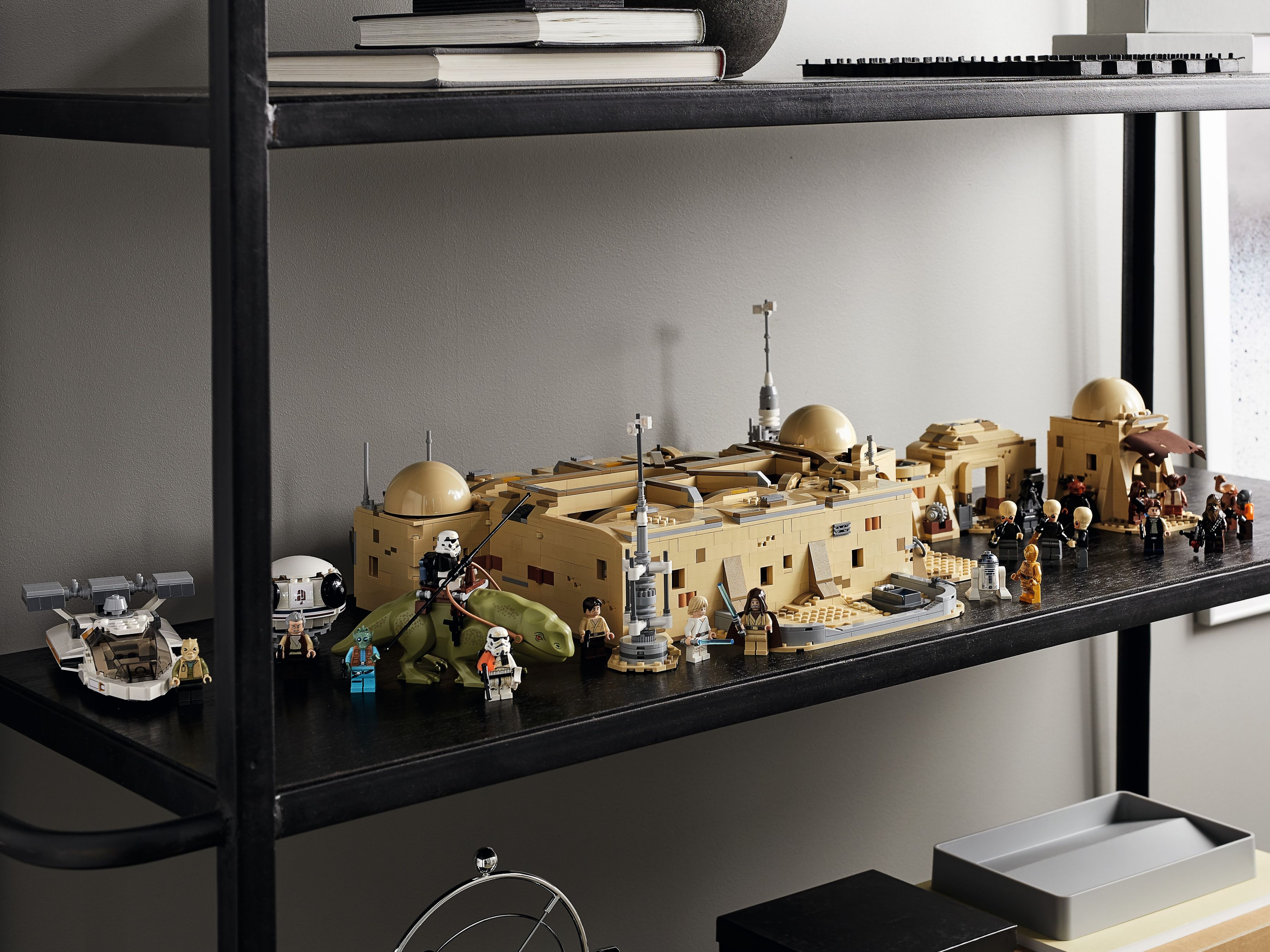 LEGO Star Wars 75290 Mos Eisley Cantina™ LEGO_75290_alt21.jpg