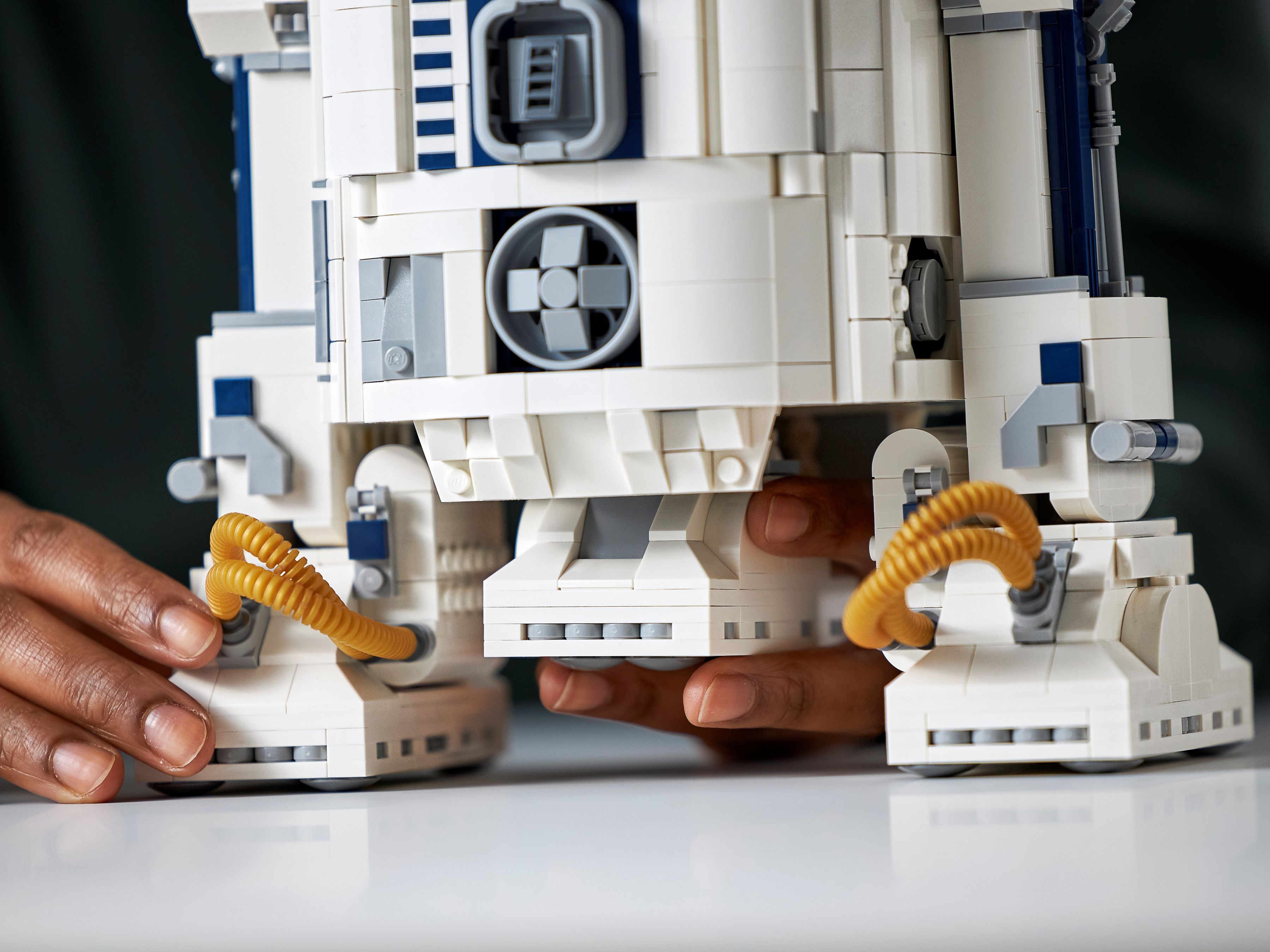 LEGO Star Wars 75308 R2-D2™ LEGO_75308_alt17.jpg