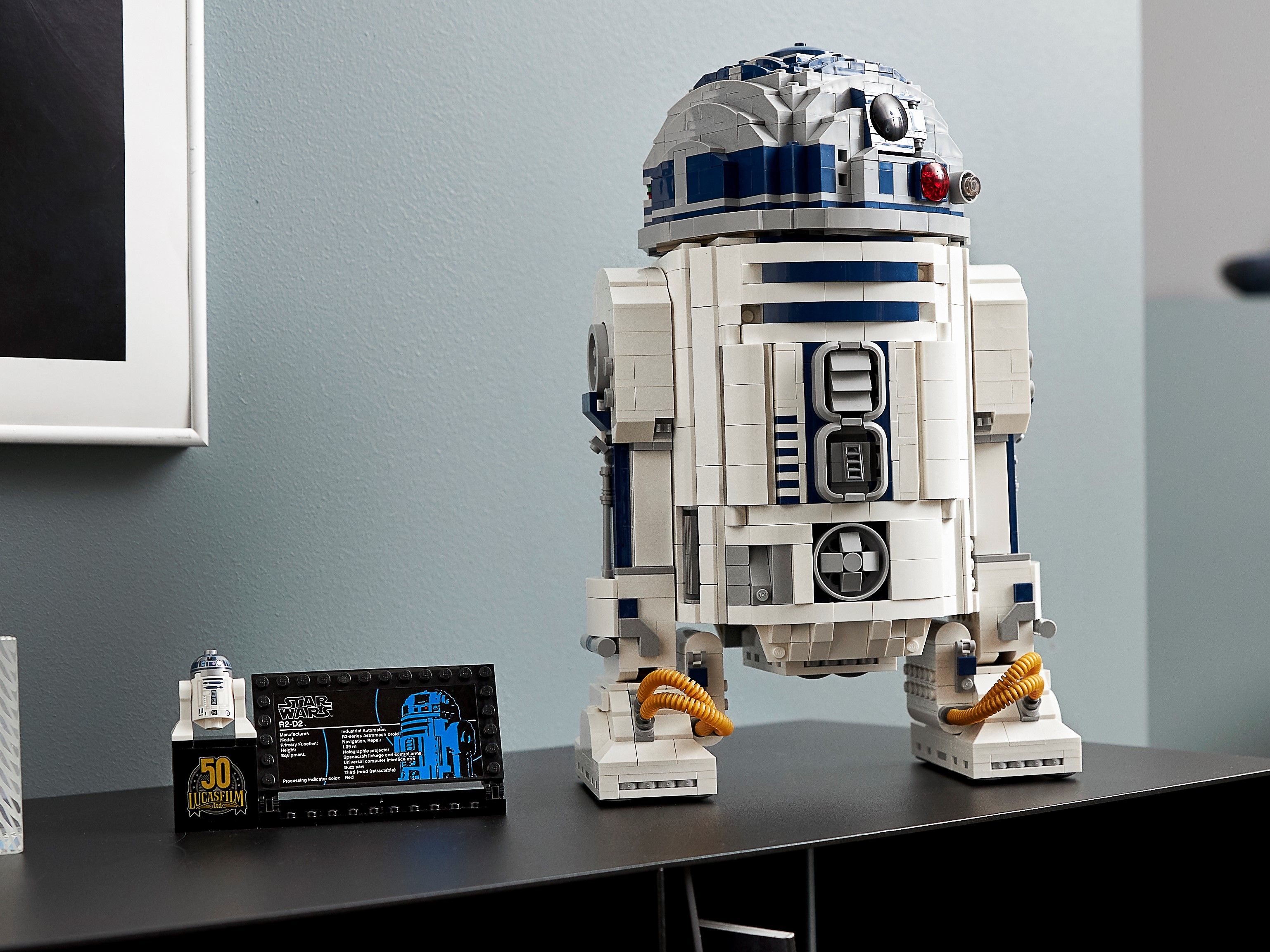 LEGO Star Wars 75308 R2-D2™ LEGO_75308_alt22.jpg