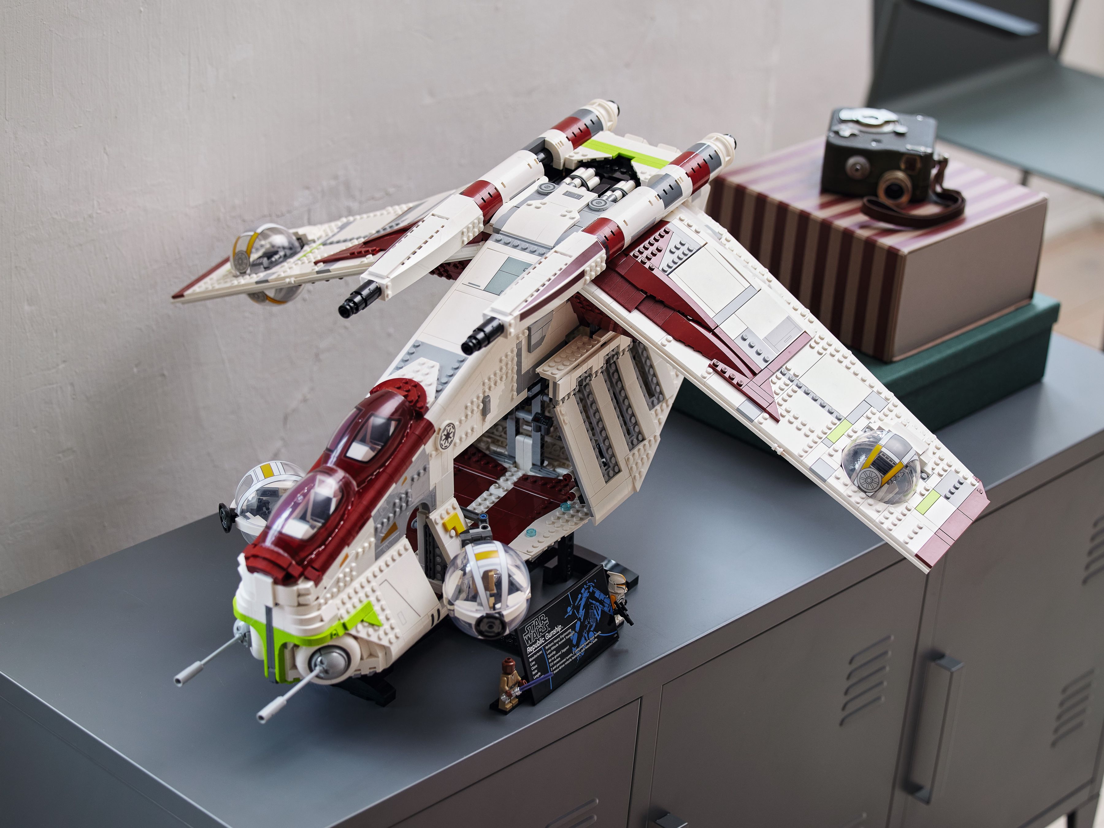 LEGO Star Wars 75309 Republic Gunship™ LEGO_75309_alt23.jpg