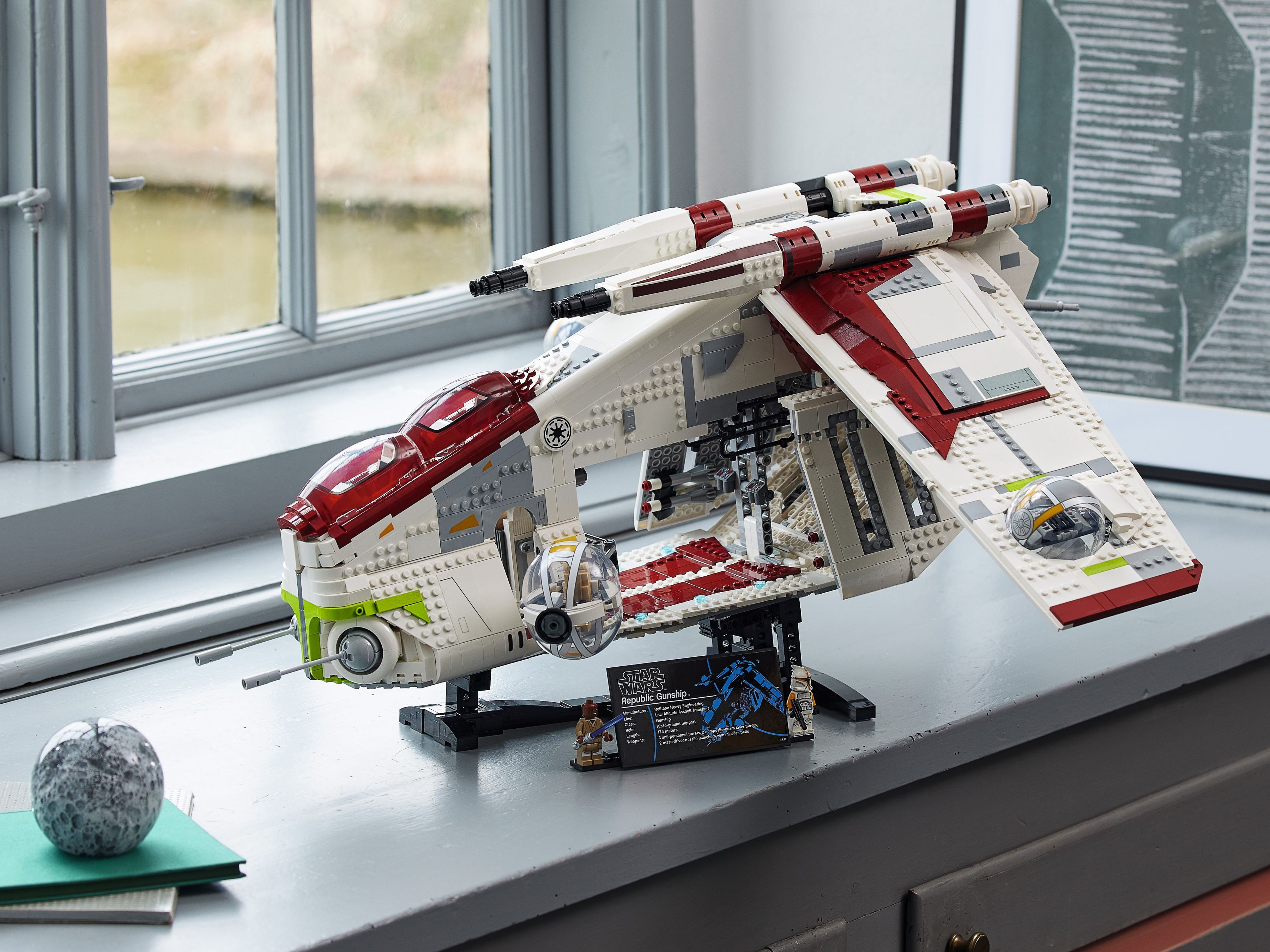 LEGO Star Wars 75309 Republic Gunship™ LEGO_75309_alt25.jpg