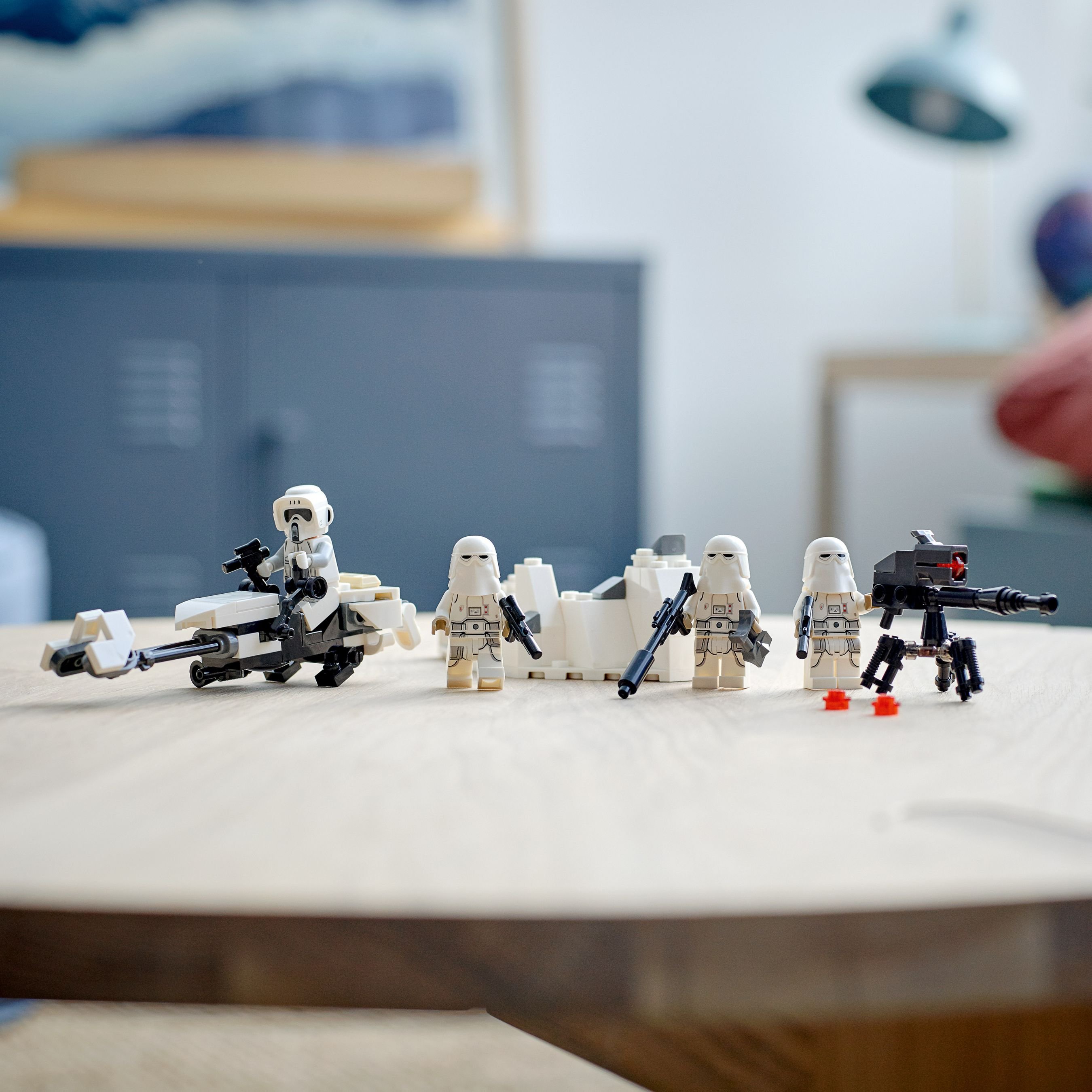 LEGO Star Wars 75320 Snowtrooper™ Battle Pack LEGO_75320_Lifestyle_envr_crop.jpg