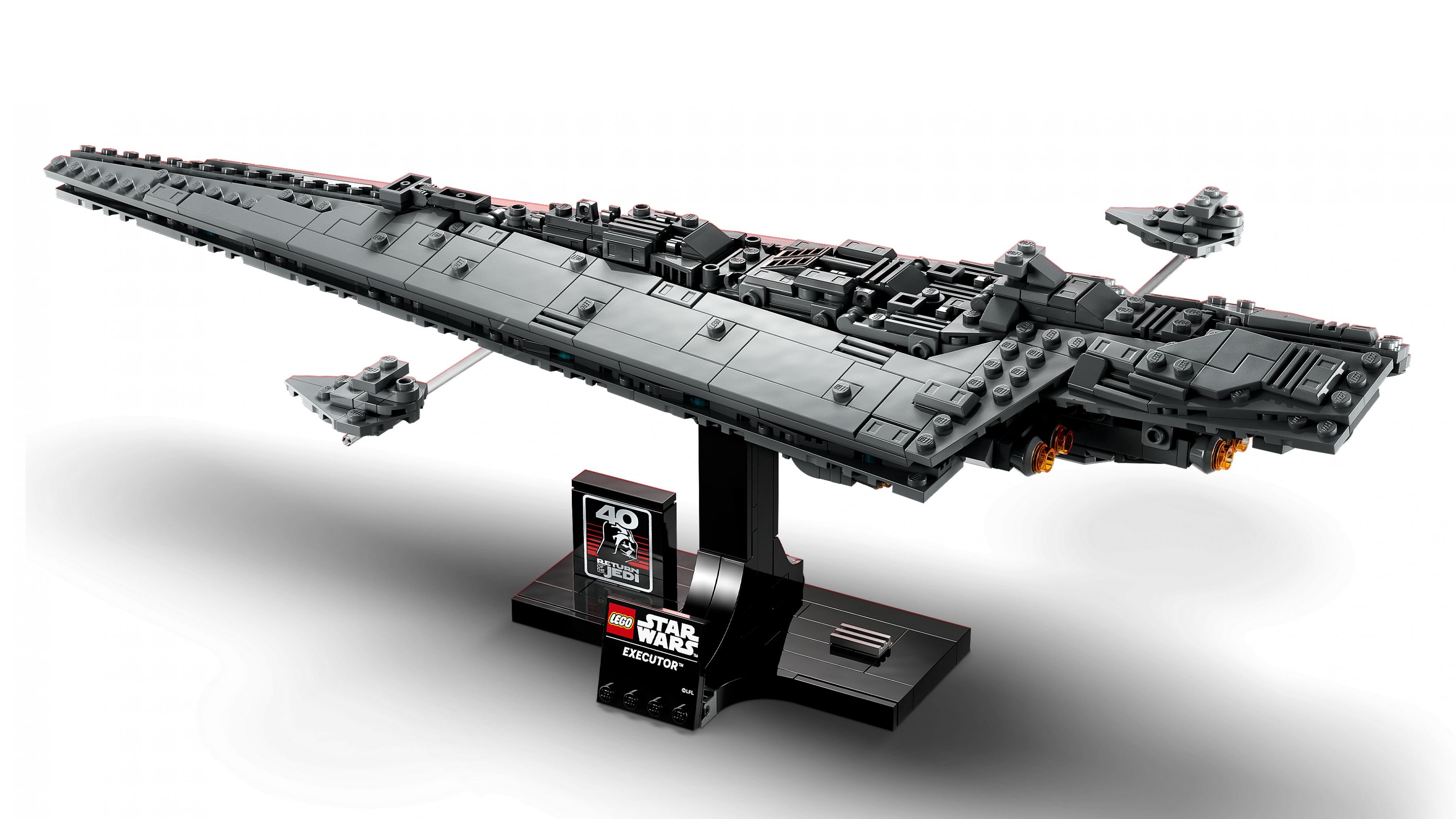 LEGO Star Wars 75356 Supersternzerstörer Executor™ LEGO_75356_WEB_SEC02_NOBG.jpg