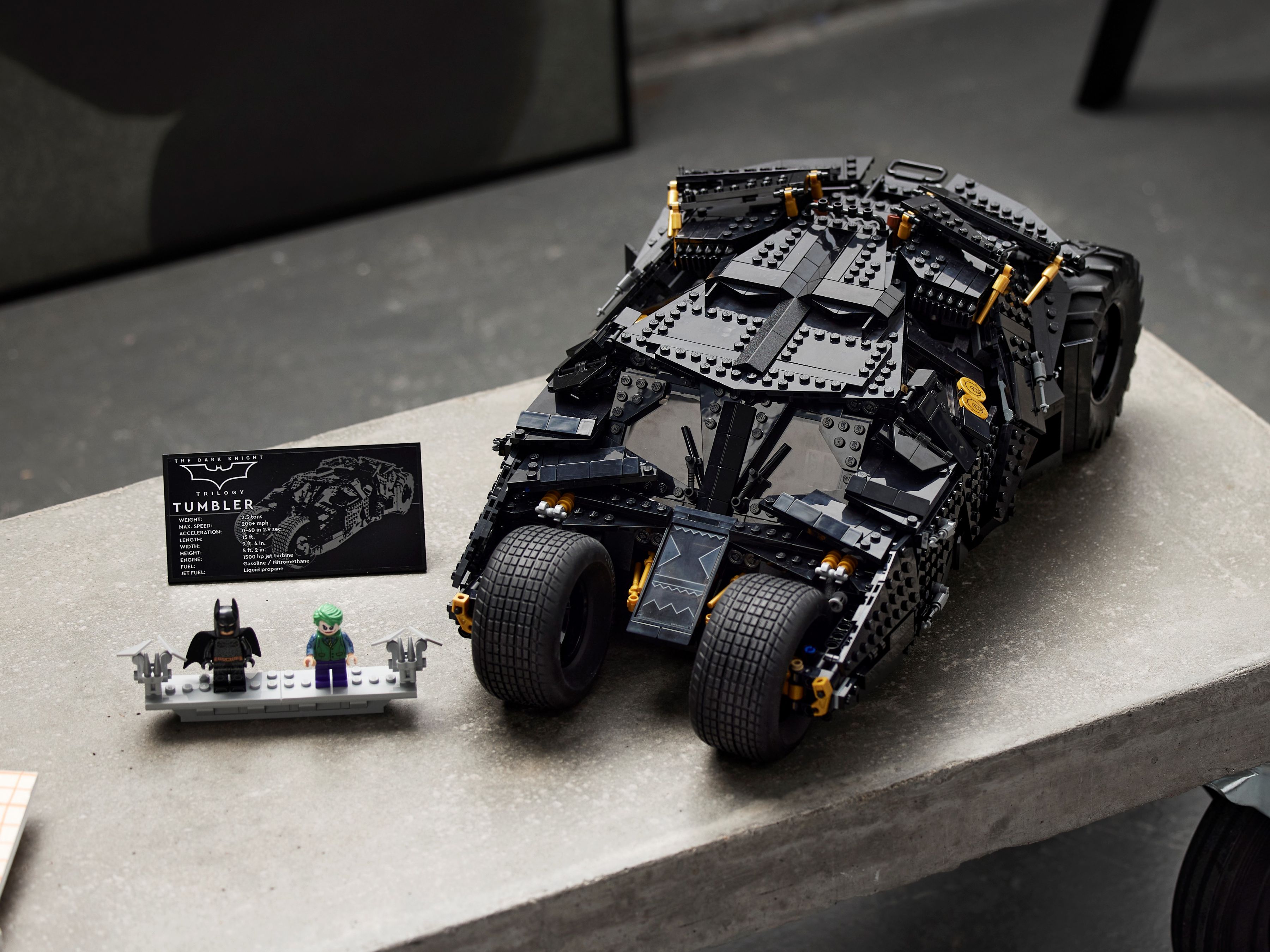 LEGO Super Heroes 76240 LEGO® DC Batman™ – Batmobile™ Tumbler LEGO_76240_alt23.jpg