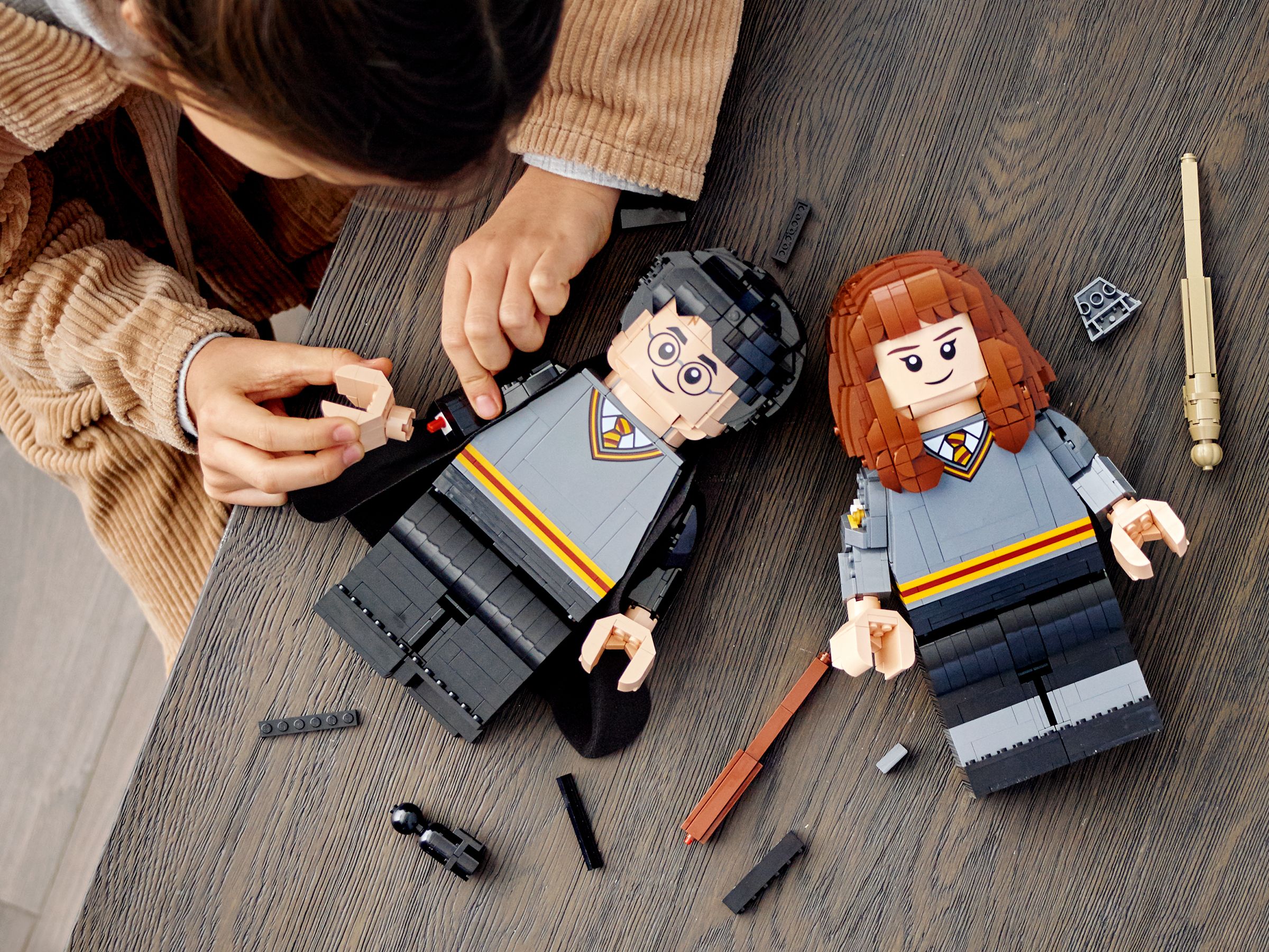LEGO Harry Potter 76393 Harry Potter™ & Hermine Granger™ LEGO_76393_alt11.jpg