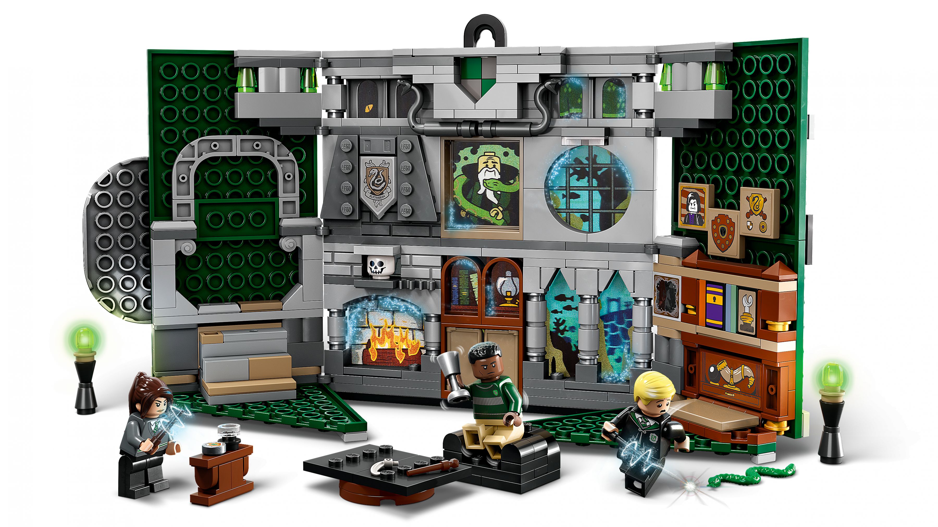 LEGO Harry Potter 76410 Hausbanner Slytherin™ LEGO_76410_WEB_SEC04_NOBG.jpg
