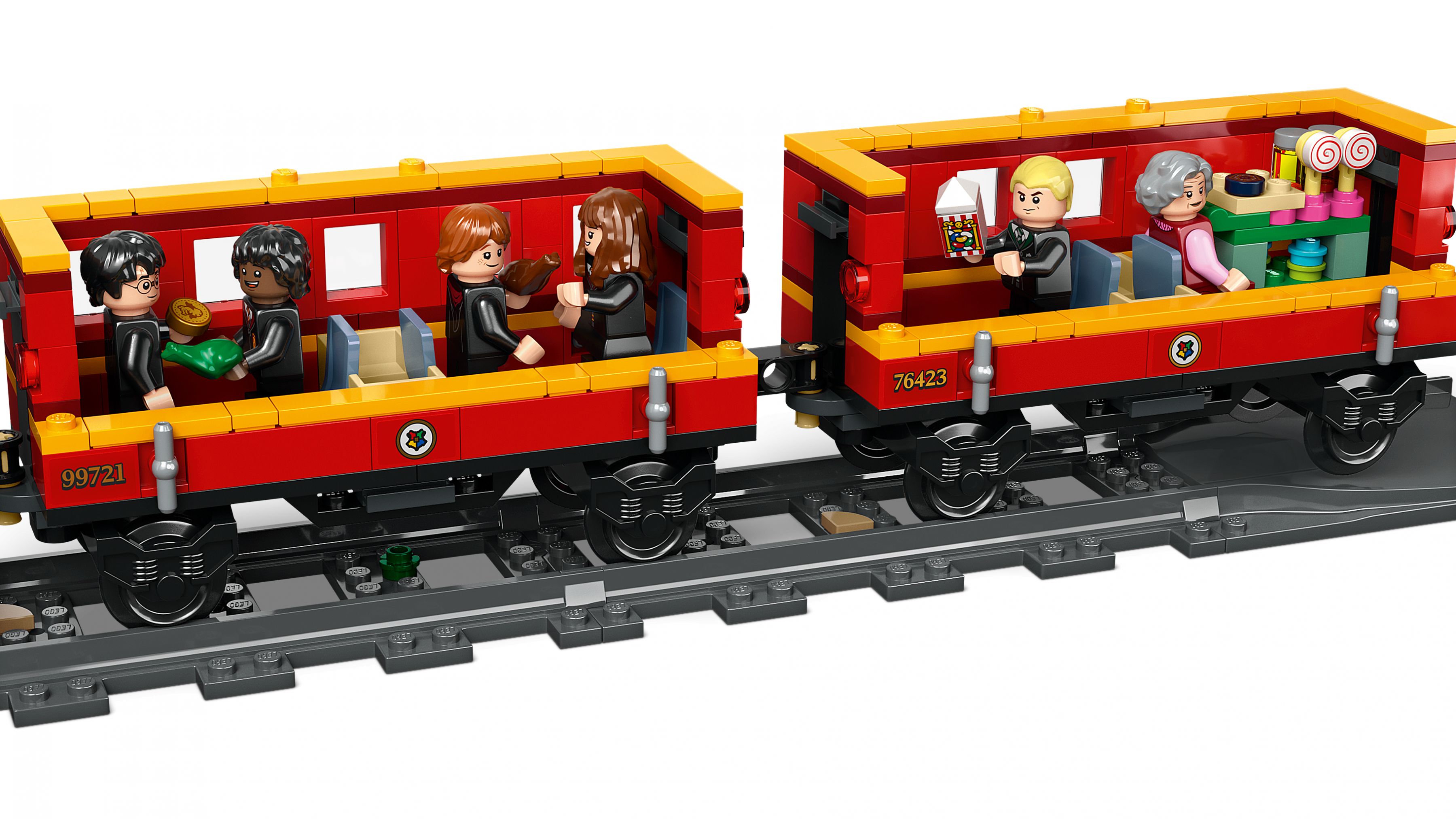 LEGO Harry Potter 76423 Hogwarts Express™ & der Bahnhof von Hogsmeade™ LEGO_76423_WEB_SEC03_NOBG.jpg