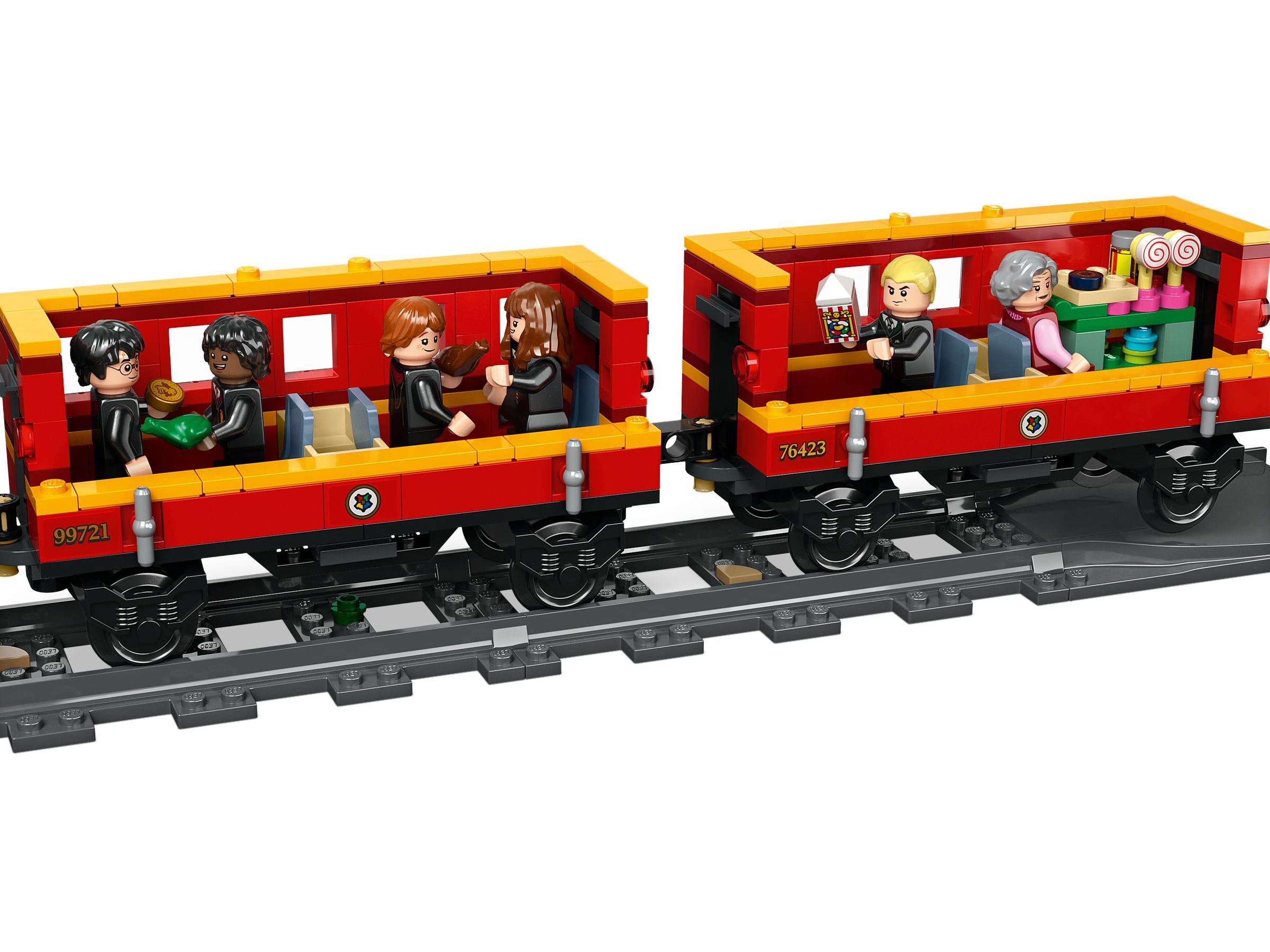 LEGO Harry Potter 76423 Hogwarts Express™ & der Bahnhof von Hogsmeade™ LEGO_76423_alt3.jpg