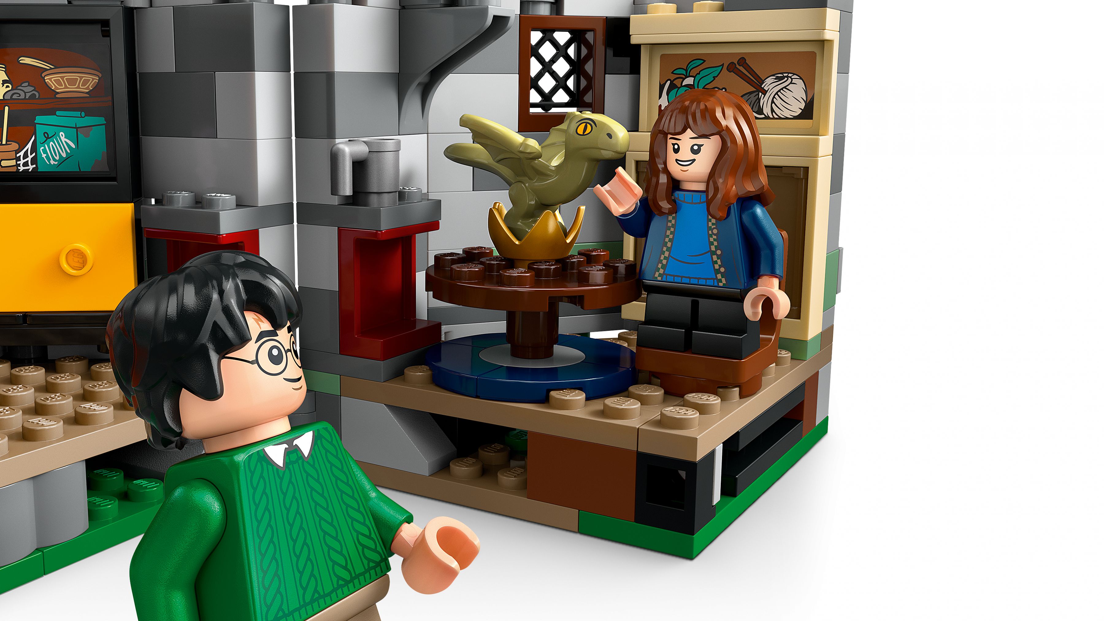 LEGO Harry Potter 76428 Hagrids Hütte: Ein unerwarteter Besuch LEGO_76428_WEB_SEC04_NOBG.jpg