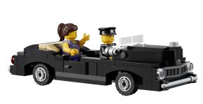 LEGO Advanced Models 10232 Palace Cinema 10232_front_02.jpg