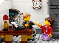 LEGO Advanced Models 10251 Steine-Bank 10251_Brick_Bank_13.jpg