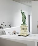 LEGO Architecture 21042 Freiheitsstatue 21042_Architecture_2HY18_LifestyleImage_StatueofLiberty_03.jpg