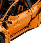 LEGO Technic 42056 Porsche 911 GT3 RS LEGO-Technic-42056-Porsche-911-GT3-RS-door.jpg