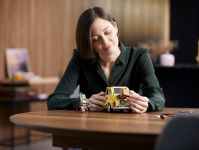 LEGO Advanced Models 10271 gelber Fiat 500 LEGO_10271_CREATOR_EXPERTS_FIAT500_1HY20_01.jpg