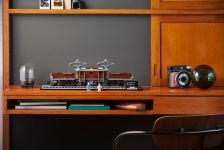 LEGO 10277 - Bild 17