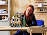 LEGO Advanced Models 10278 Polizeistation LEGO_10278_alt32.jpg