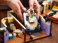 LEGO 10292 - Bild 18