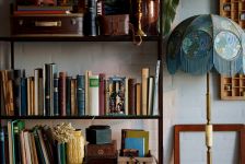 LEGO Advanced Models 10351 Sherlock Holmes: Bücherstütze LEGO_10351_Lifestyle_Envr_03_en-gb.jpg