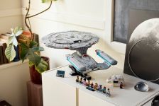LEGO Promotional 40768 Star Trek: Type-15 Shuttlepod™ LEGO_10356_40768_Lifestyle_Envr_01_en-gb.jpg