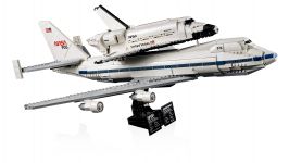 LEGO Advanced Models 10360 Spaceshuttle-Transport-Jumbo LEGO_10360_WEB_SEC05_NOBG.jpg