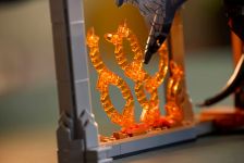 LEGO Advanced Models 10367 Der Herr der Ringe: Balrog™ Bücherstütze LEGO_10367_Lifestyle_Build_09_en-gb.jpg