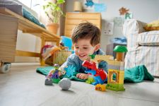 LEGO Duplo 10463 Spidey-Rex vs. Green Goblin LEGO_10463_Lifestyle_cons_2.jpg