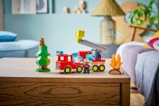 LEGO Duplo 10473 Löschauto mit Schlauch und Feuerwehrmann LEGO_10473_Lifestyle_envr_en-gb.jpg