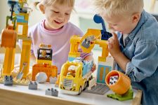 LEGO 10476 - Fertiges Modell 2